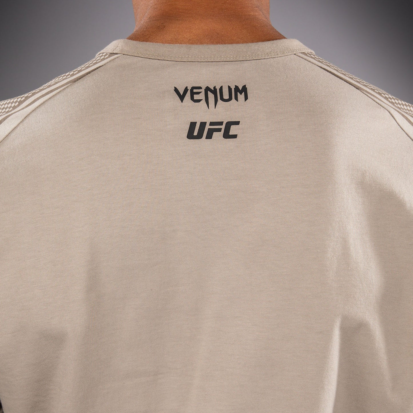 Venum UFC Unity by Venum Authentic Fight Week Herren-Langarm-T-Shirt - Sand