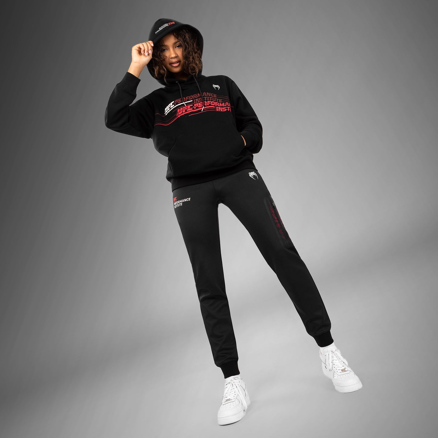 UFC Venum Performance Institute 2.0 Hoodie für Frauen - Schwarz/Rot