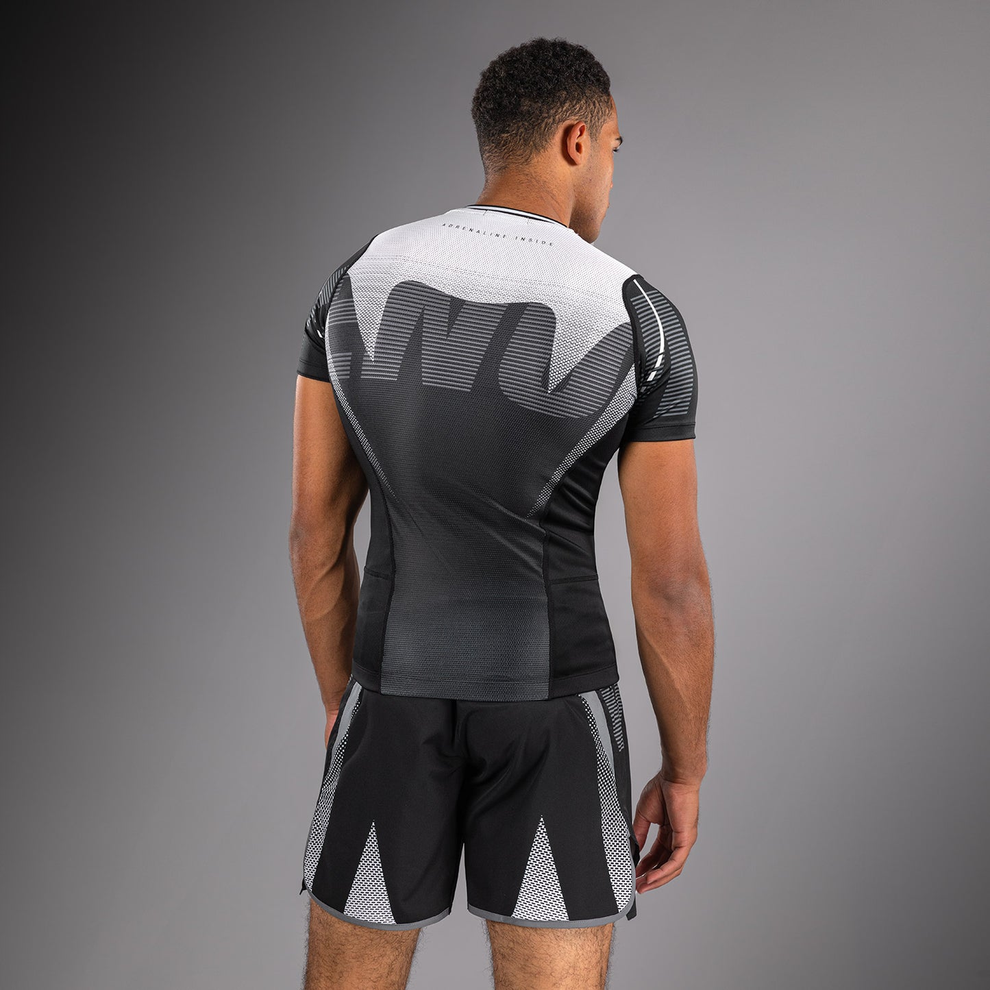 Venum Adrenaline Kurzarm Rashguard – Schwarz/Silbergrau