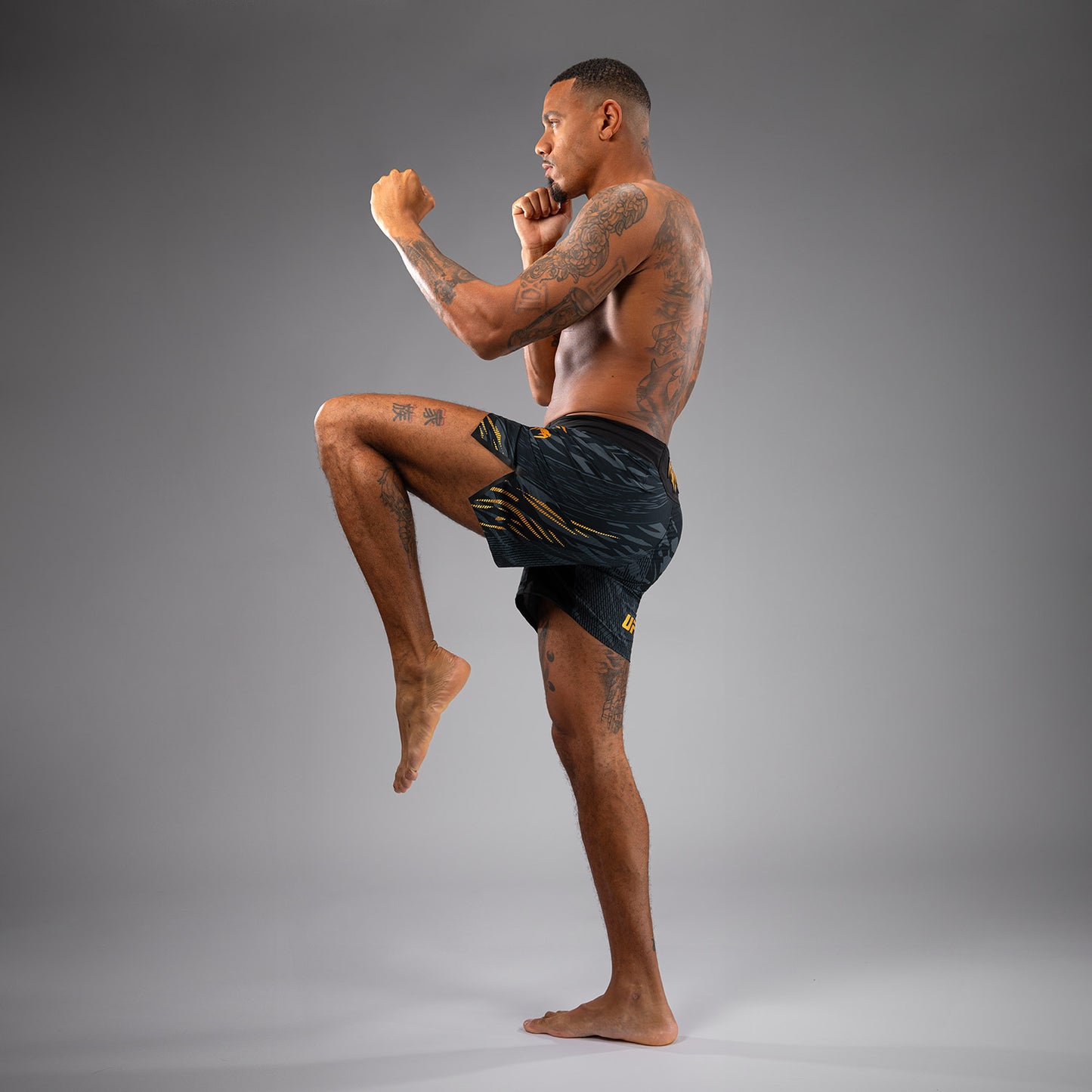 UFC Fusion by Venum Authentic Fight Night Herren Fight Short - Short Fit - Champion