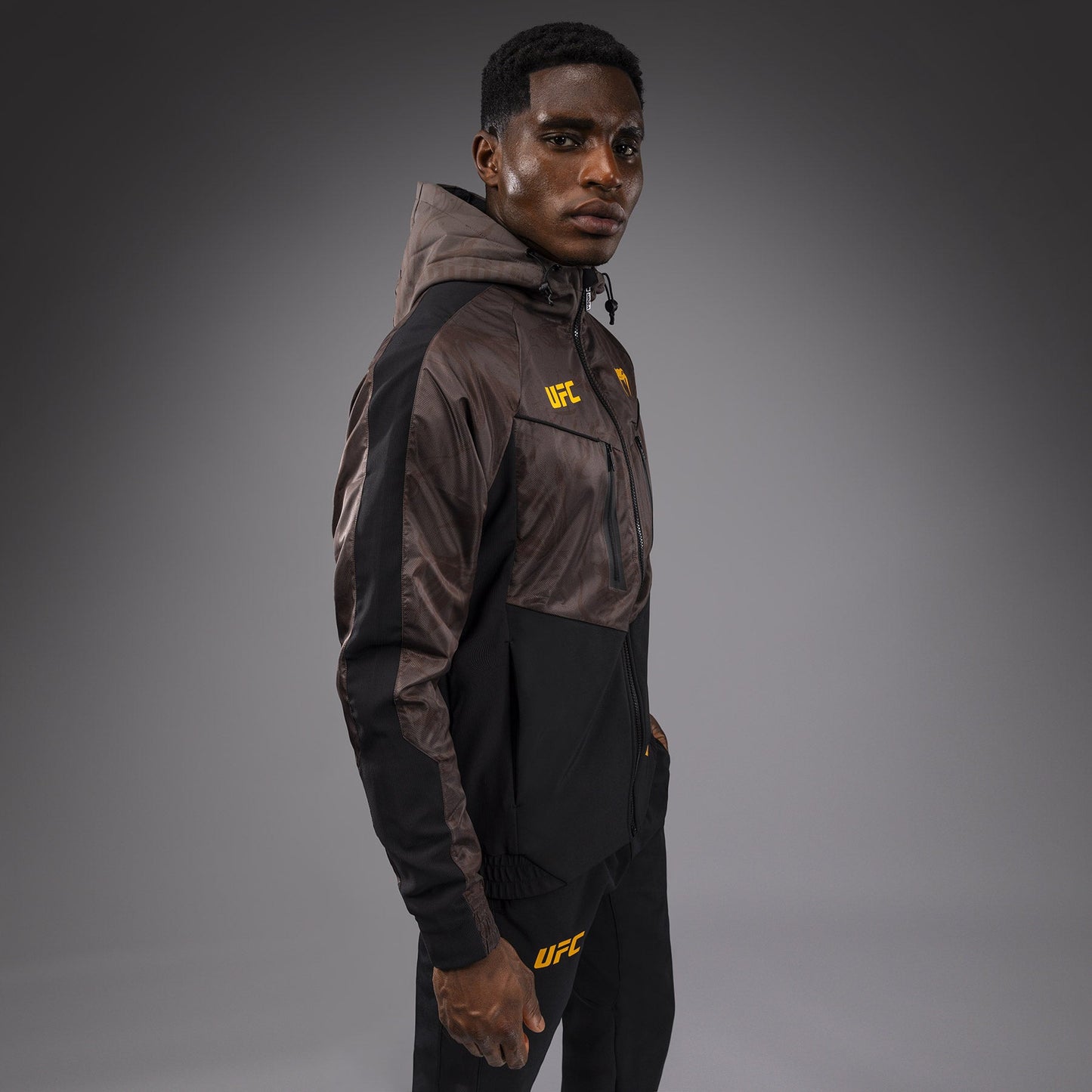 UFC Fusion by Venum Fight Week Herren Zip Hoodie - Erdiges Braun