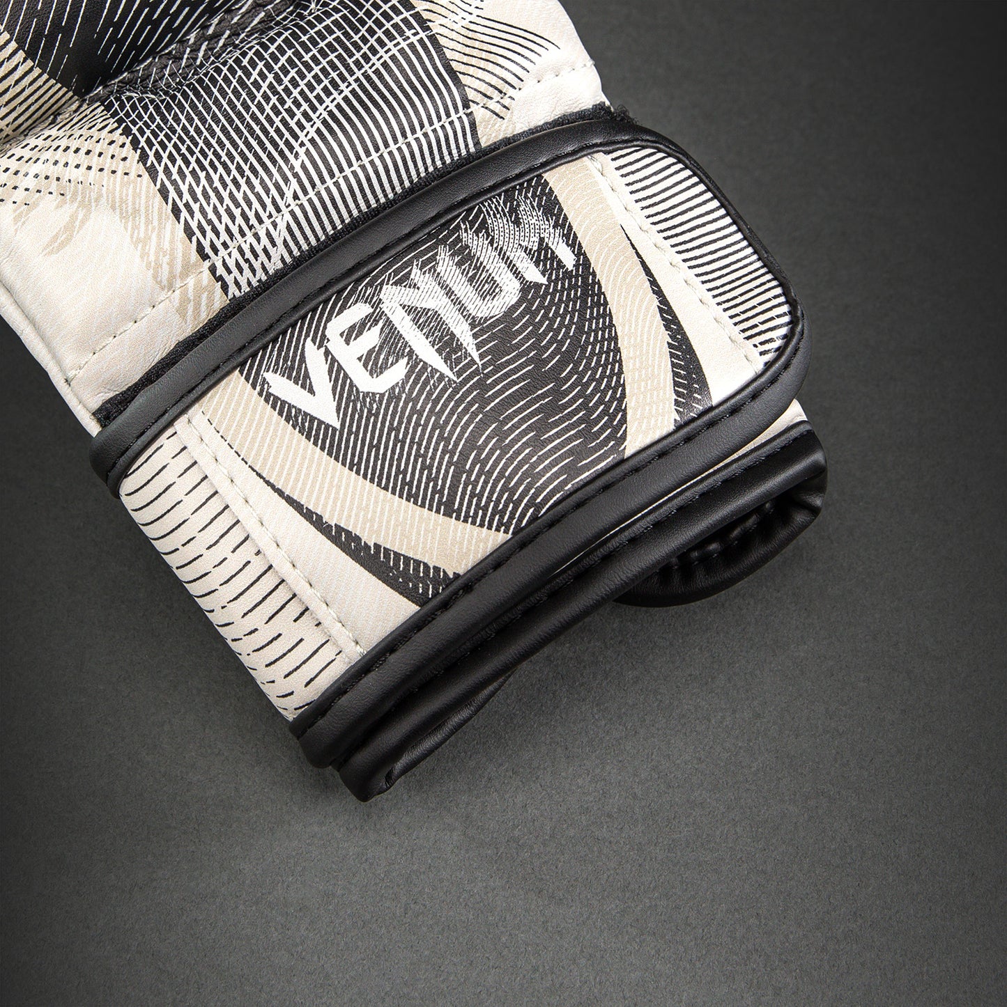 Venum Galactic 3.0 Sparringhandschuhe - Off-White/Schwarz