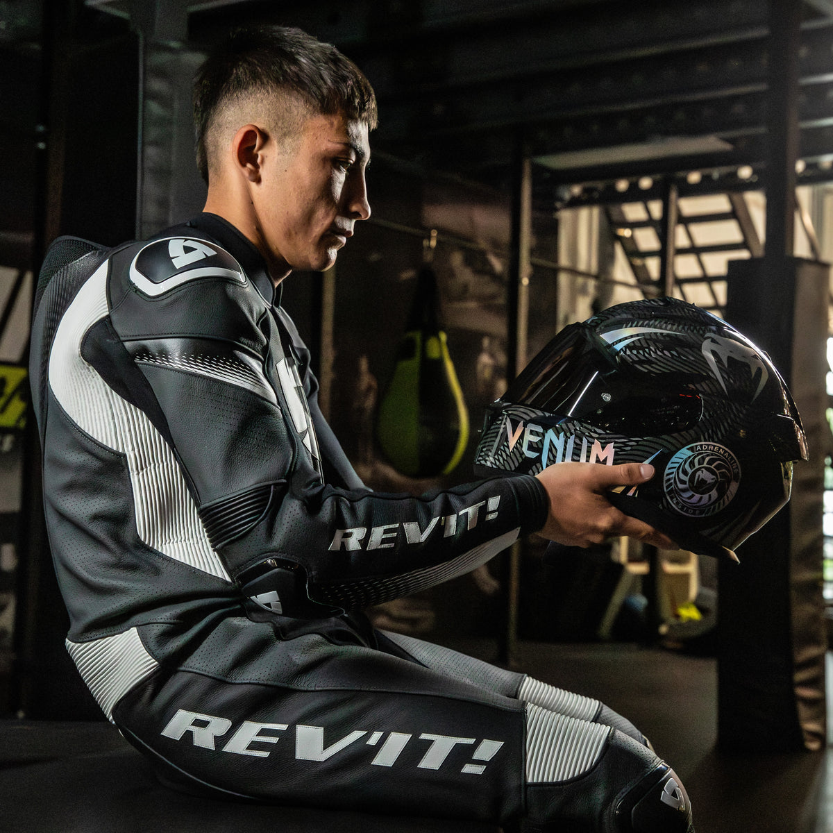 Venum x Shark D-SKWAL 3 Motorradhelm – Schwarz Chrom Anthrazit