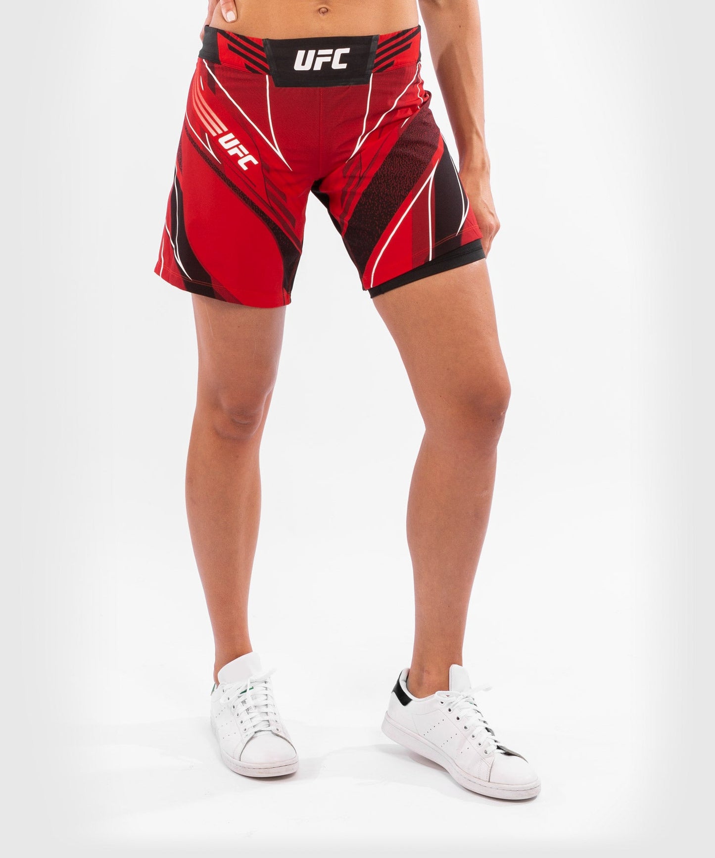 UFC Venum Authentic Fight Night Damen Shorts - Long Fit - Rot