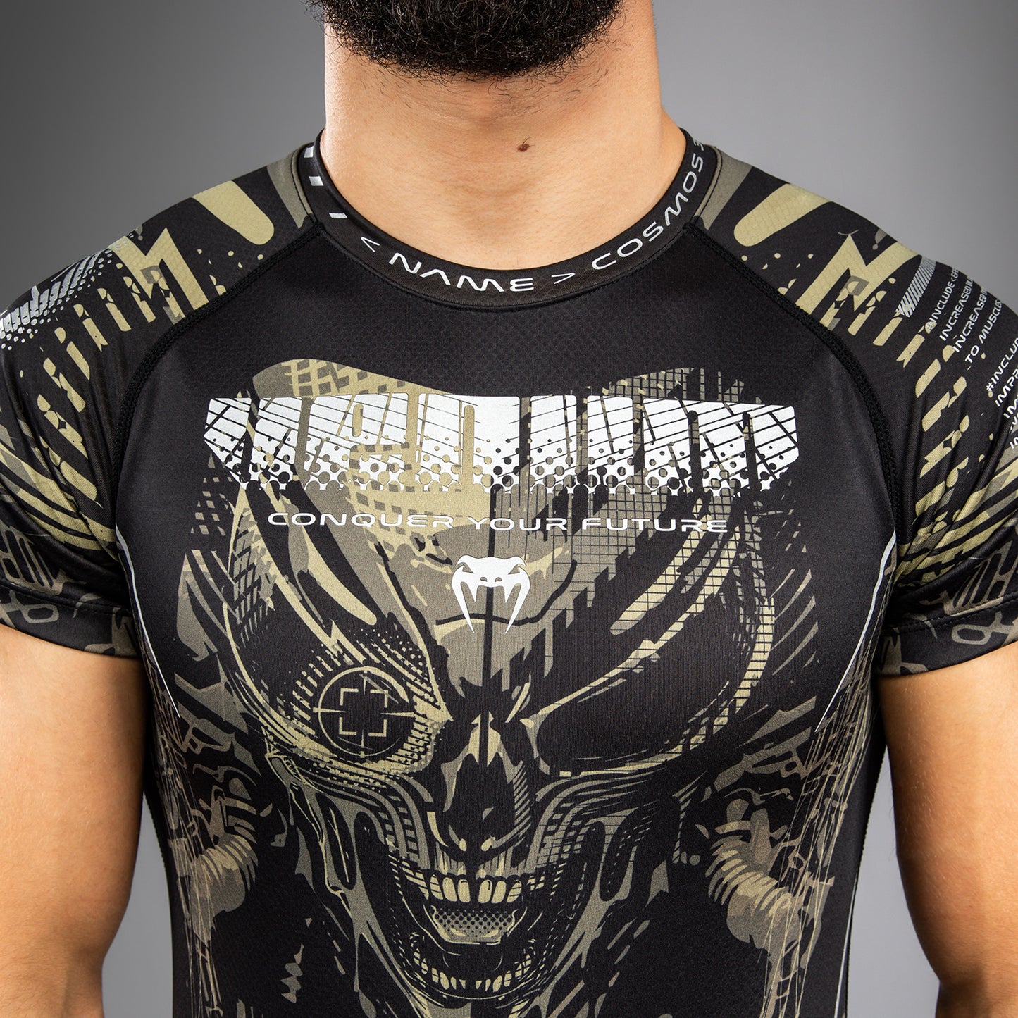 Venum Invader Kurzarm Rashguard - Schwarz/Sand