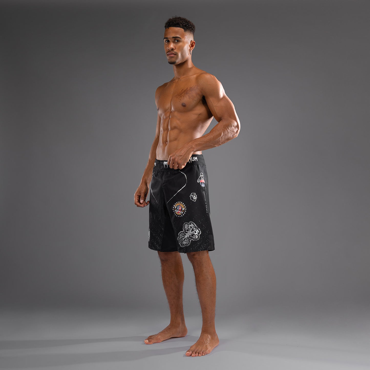 Venum x TEKKEN 8 - Paul Phoenix Fight Shorts - Schwarz