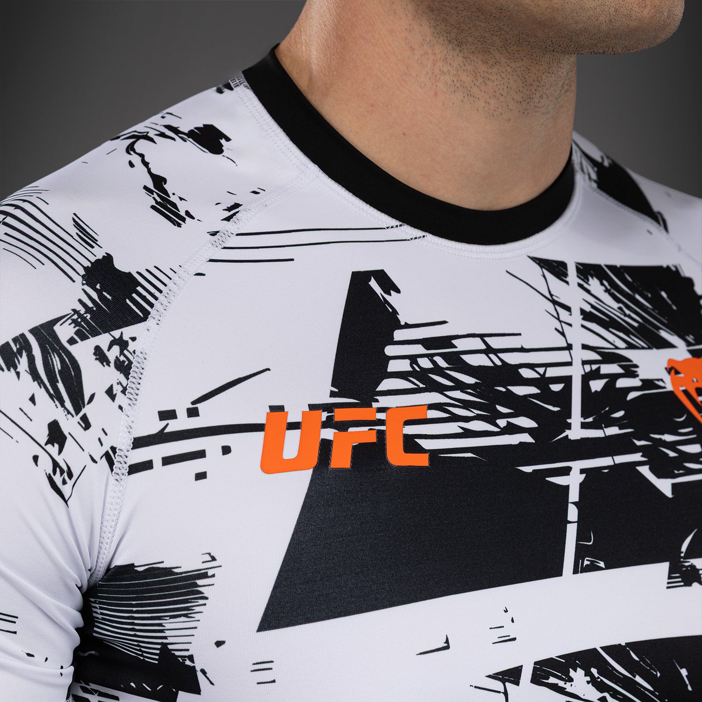UFC Zenith by Venum Authentic Fight Week Performance Kurzarm Rashguard Herren - Weiß