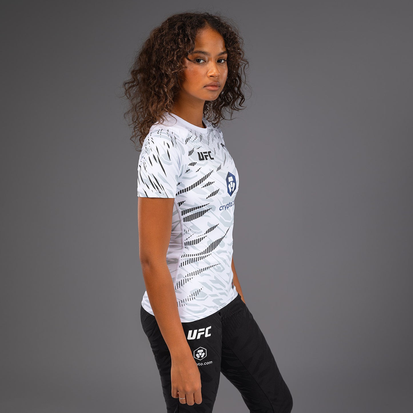 UFC Fusion by Venum Authentic Fight Night Damen Performance Kurzarm Rashguard - Weiß