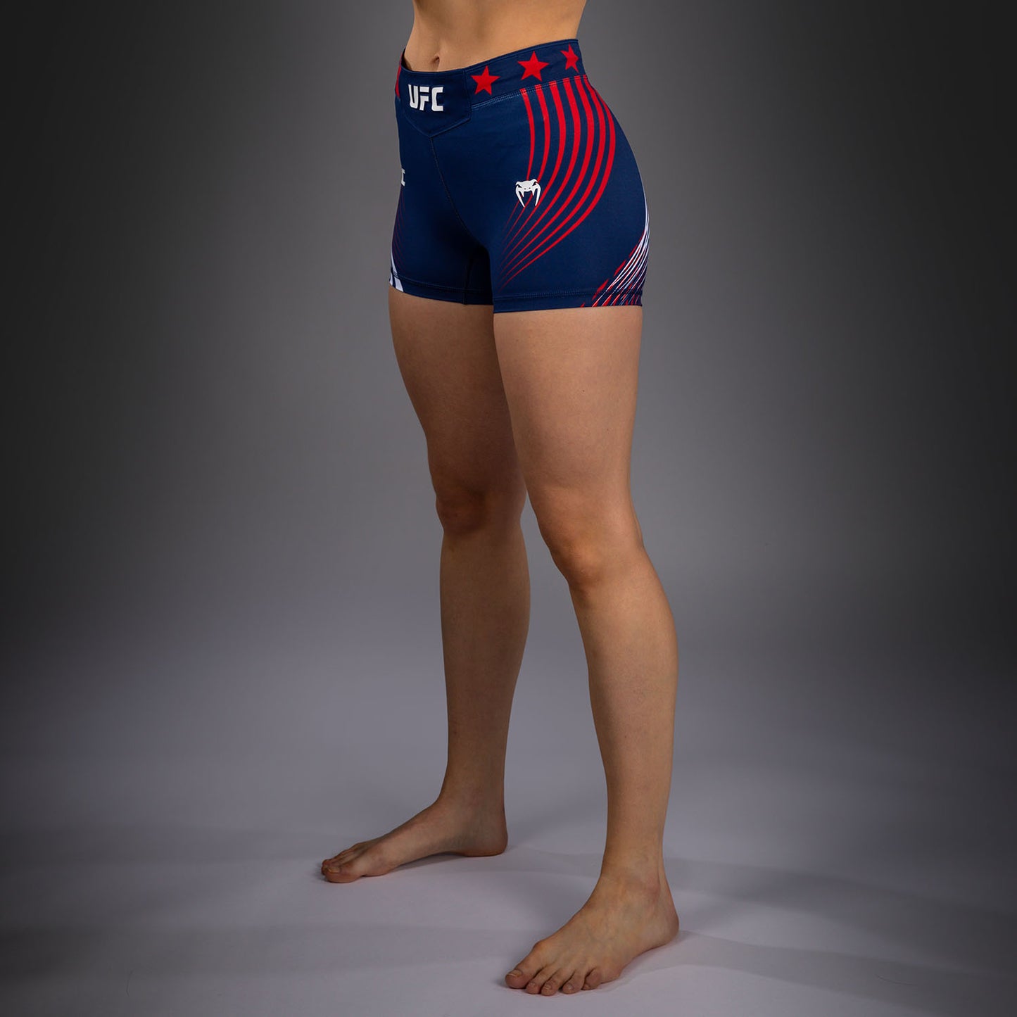 Official UFC Freedom 250 by Venum Authentic Vale Tudo Shorts im Short Fit für Damen - Blau