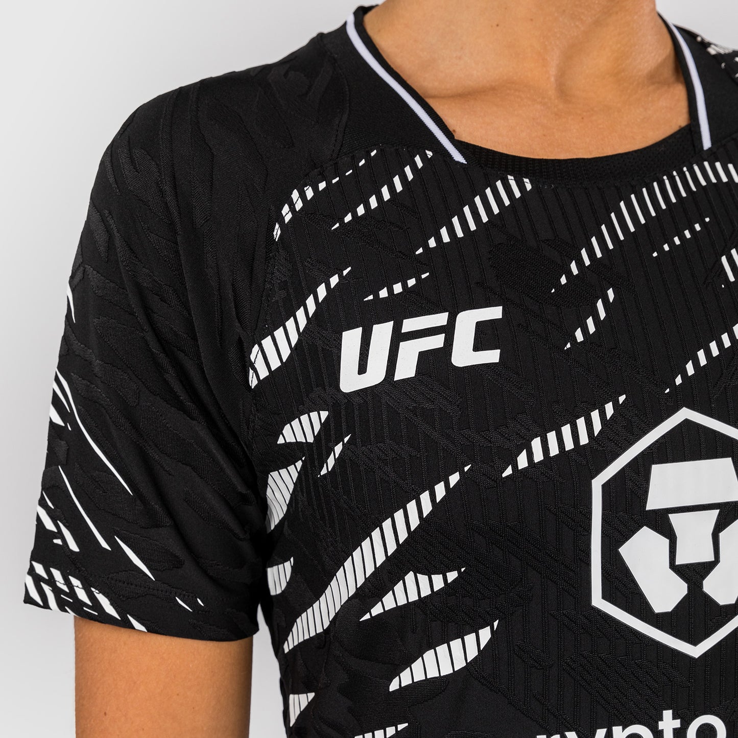 UFC Fusion by Venum Personalized Authentic Fight Night Damen Walkout Jersey - Schwarz