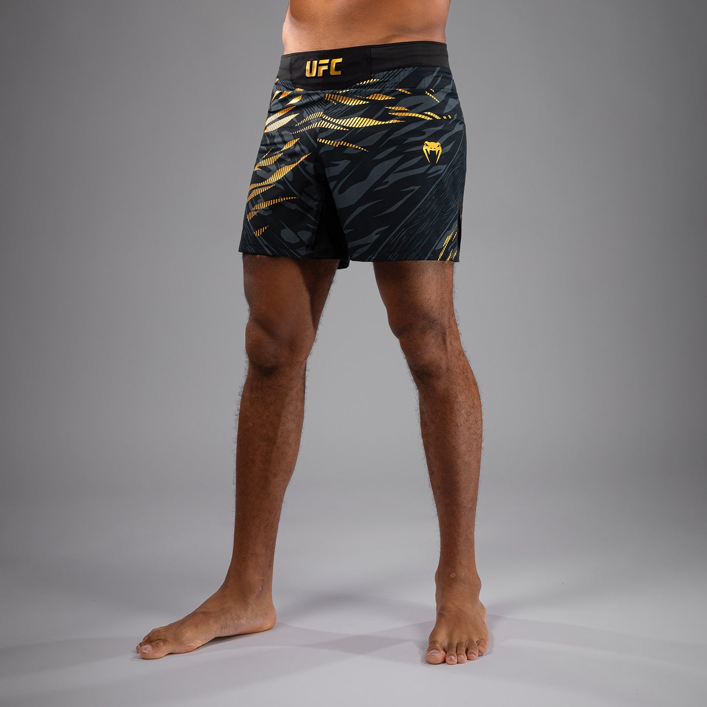 UFC Fusion by Venum Authentic Fight Night Herren Fight Short - Short Fit - Champion
