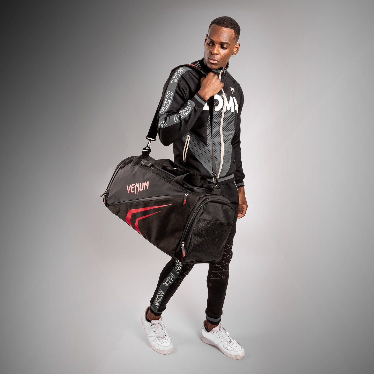 Venum Trainer Lite Evo Sporttasche (48L) – Schwarz/Rot