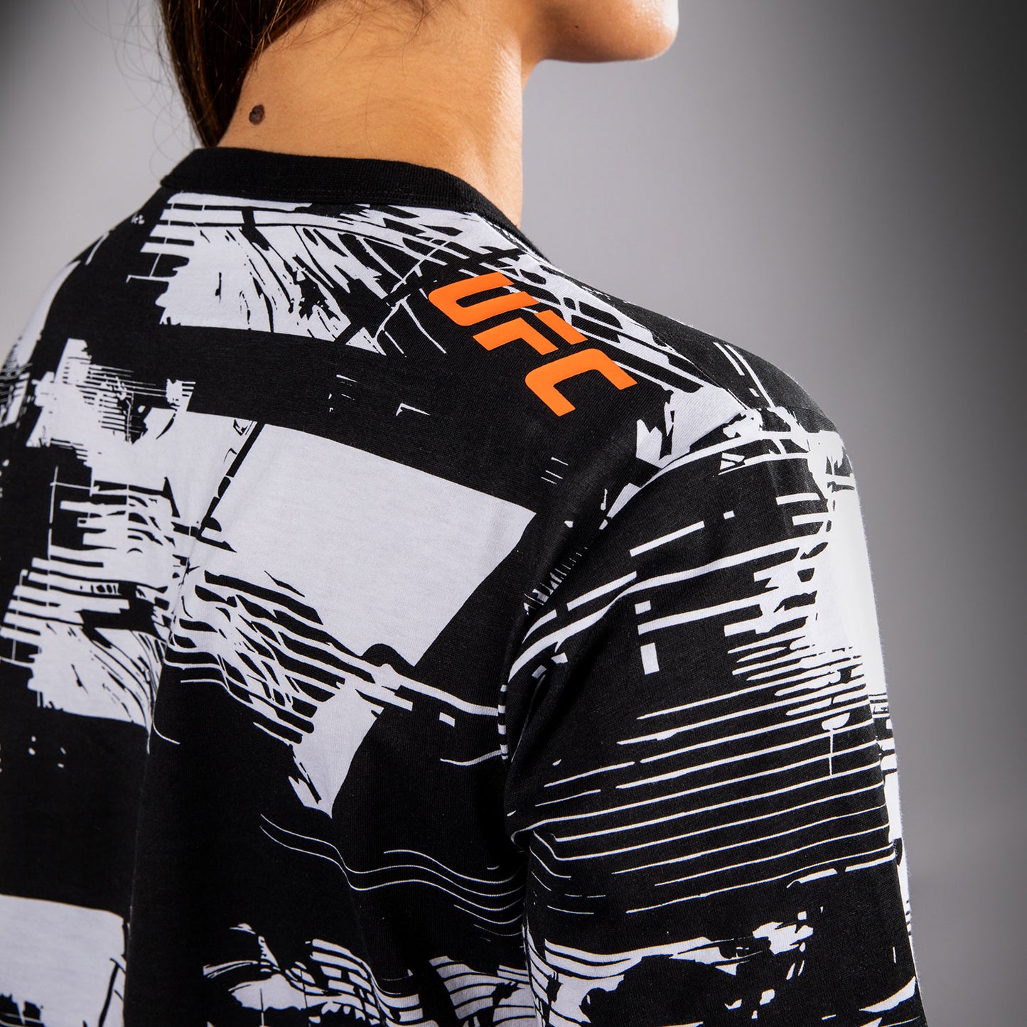 UFC Zenith by Venum Authentic Fight Week Kurzarm T-Shirt Damen - Weiß