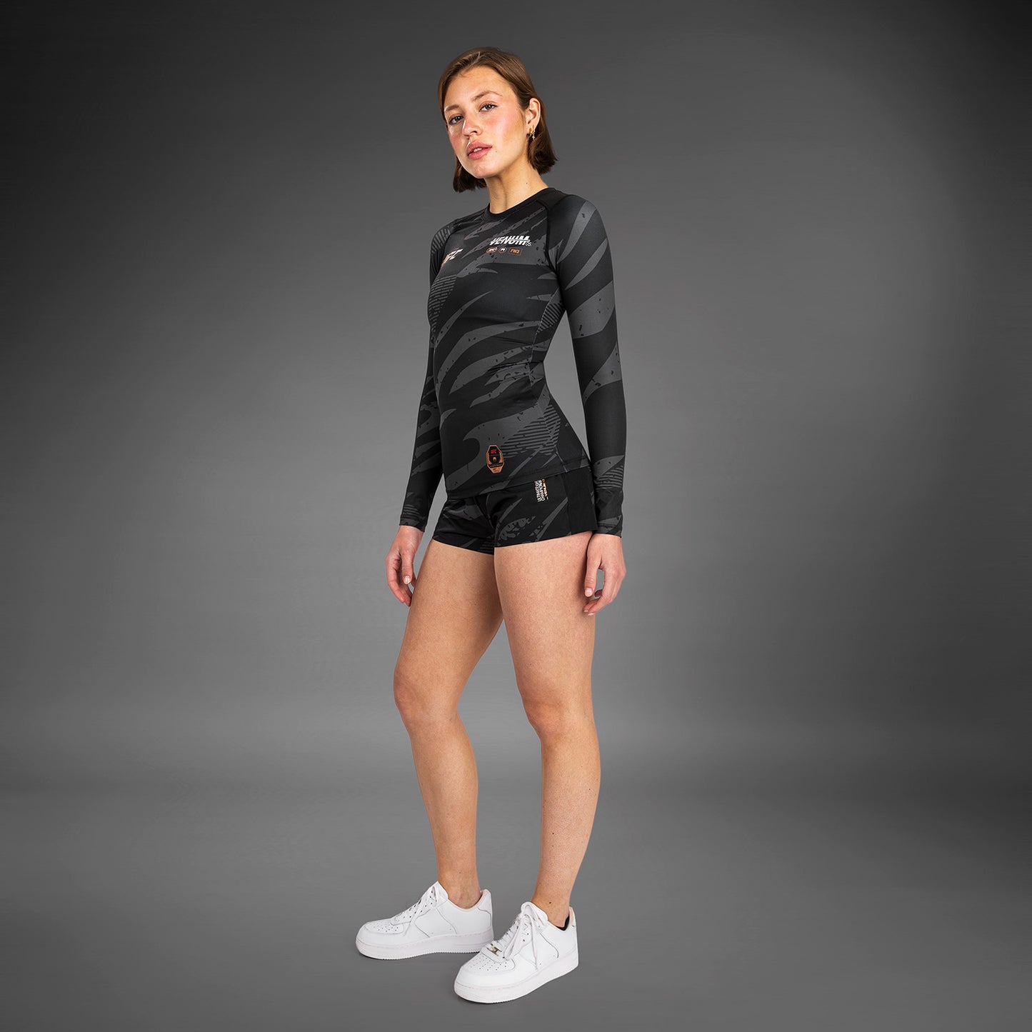 UFC Adrenaline by Venum Fight Week Frauen Performance Langarm Rashguard - Urban Camo