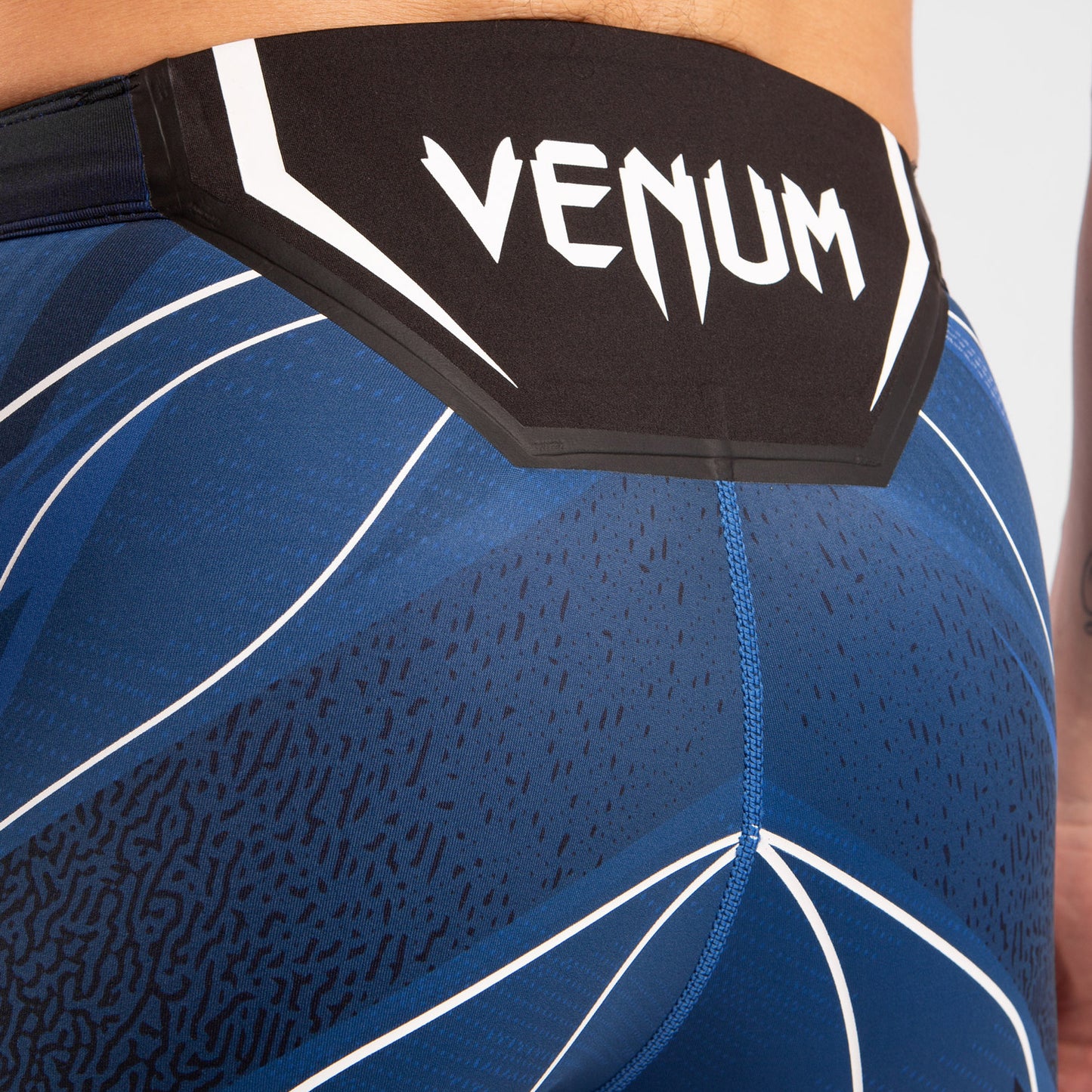 UFC Venum Authentic Fight Night Herren Vale Tudo Shorts - Short Fit - Blau
