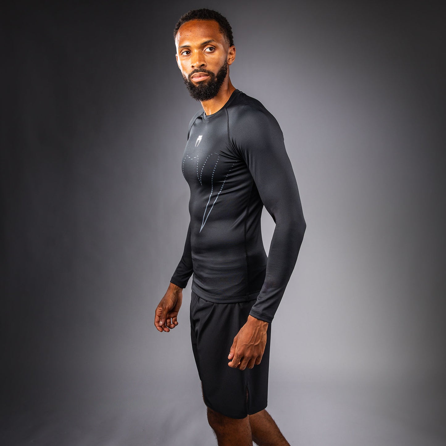 Venum Edge Langarm Rashguard – Schwarz/Sand
