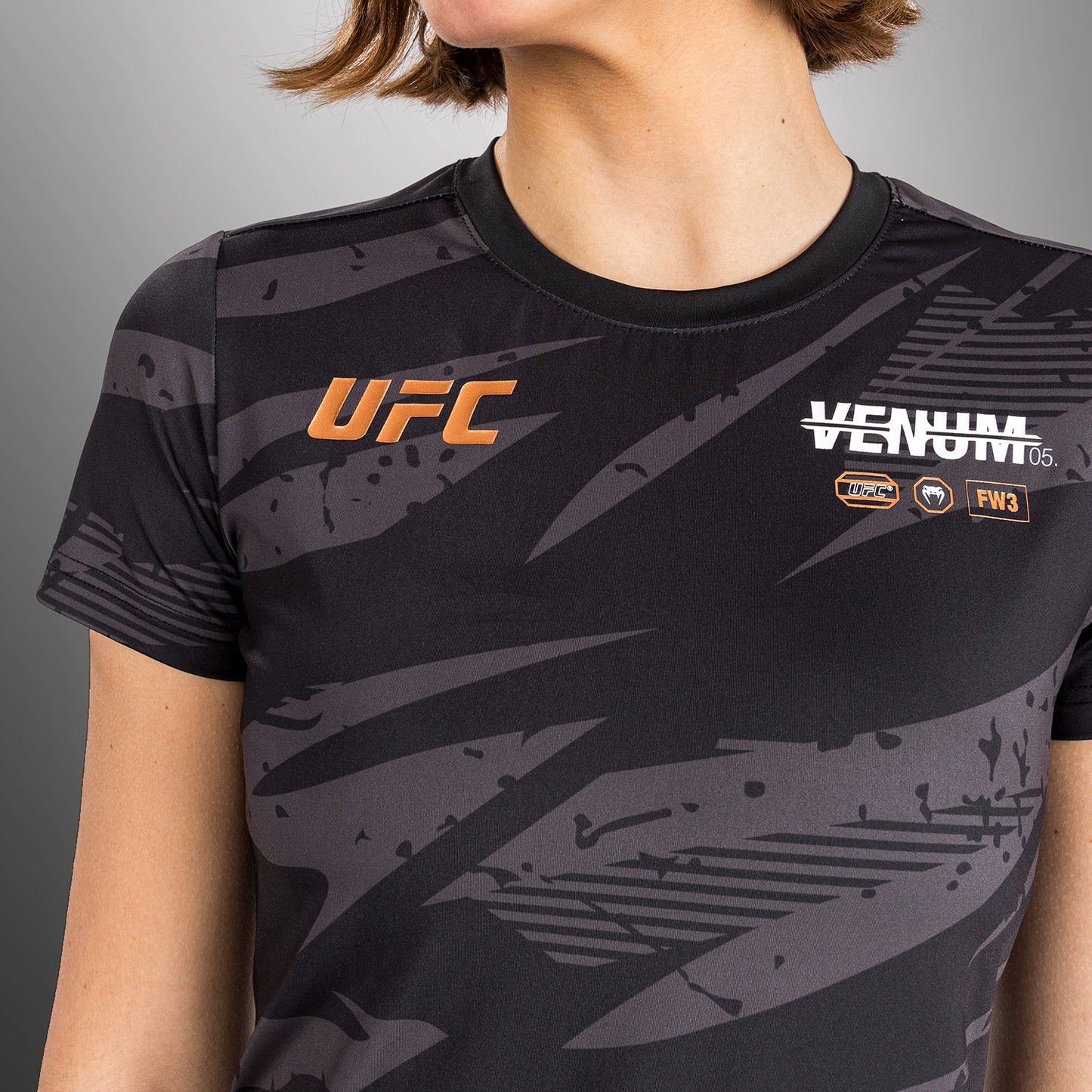 UFC Adrenaline by Venum Fight Week Frauen Dry-Tech-T-Shirt - Urban Camo