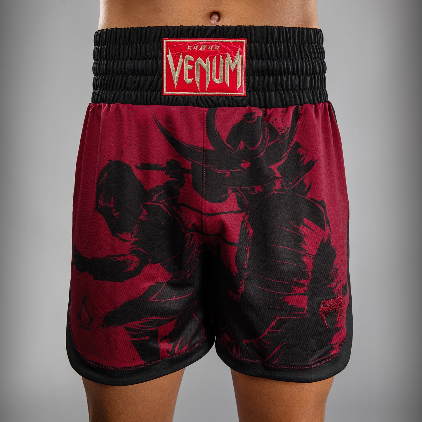 Venum x Assassin’s Creed Shadows Herren Boxershorts - Burgunder/Schwarz