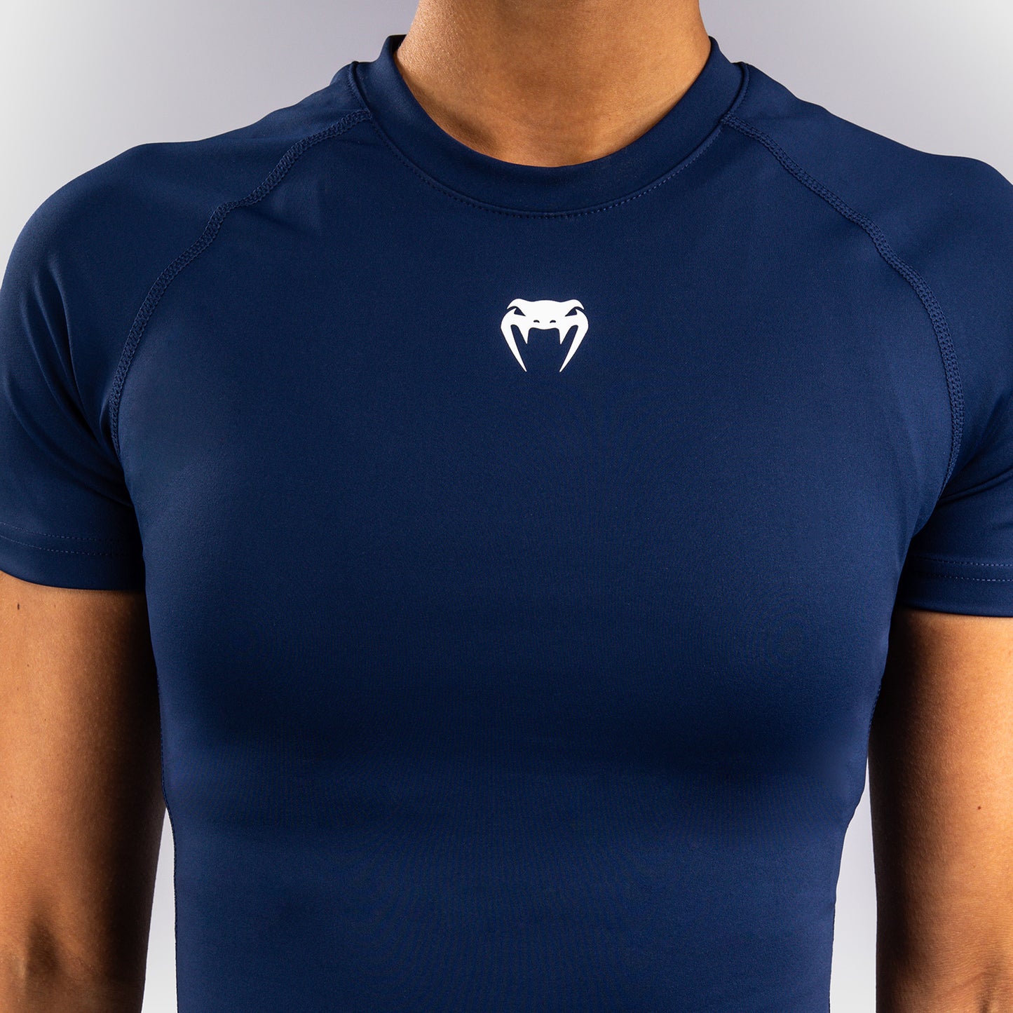 Venum Aero XT Kurzärmeliger rashguard für Frauen - Indigo