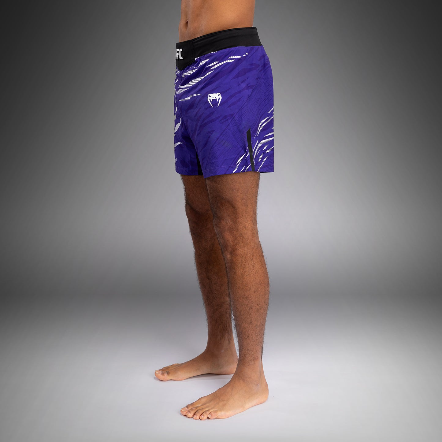 UFC Fusion by Venum Authentic Fight Night Herren Fight Short - Short Fit - lila