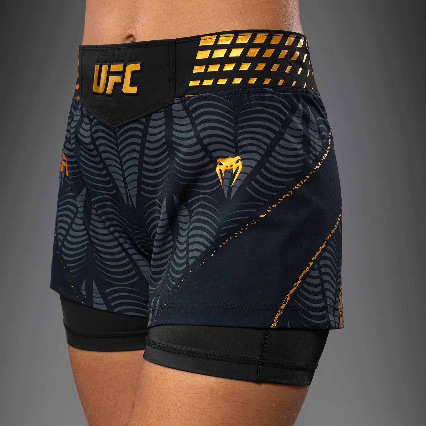 UFC Zenith by Venum Authentic Fight Night Kurze Passform Fight Short Damen Personalisiert - Champion