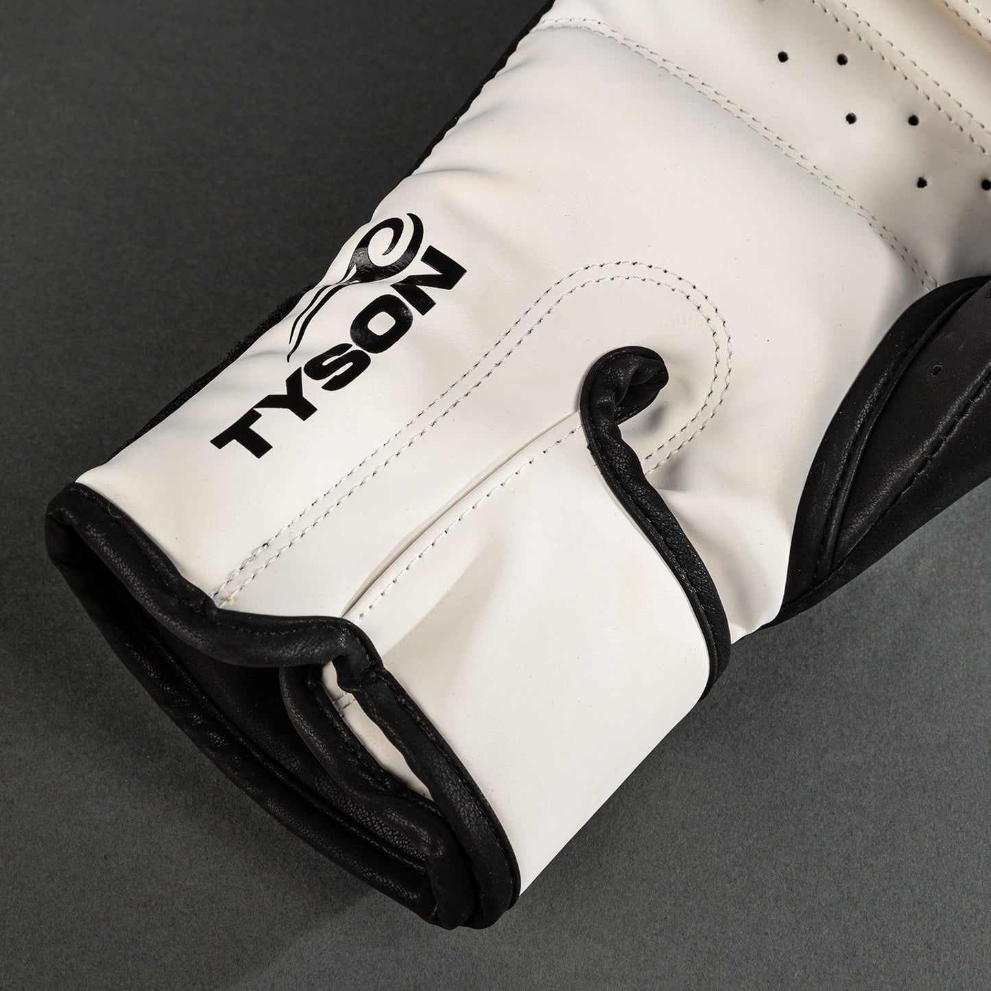 Venum Mike Tyson Replica Boxhandschuhe - Tiefschwarz/Optisch Weiß