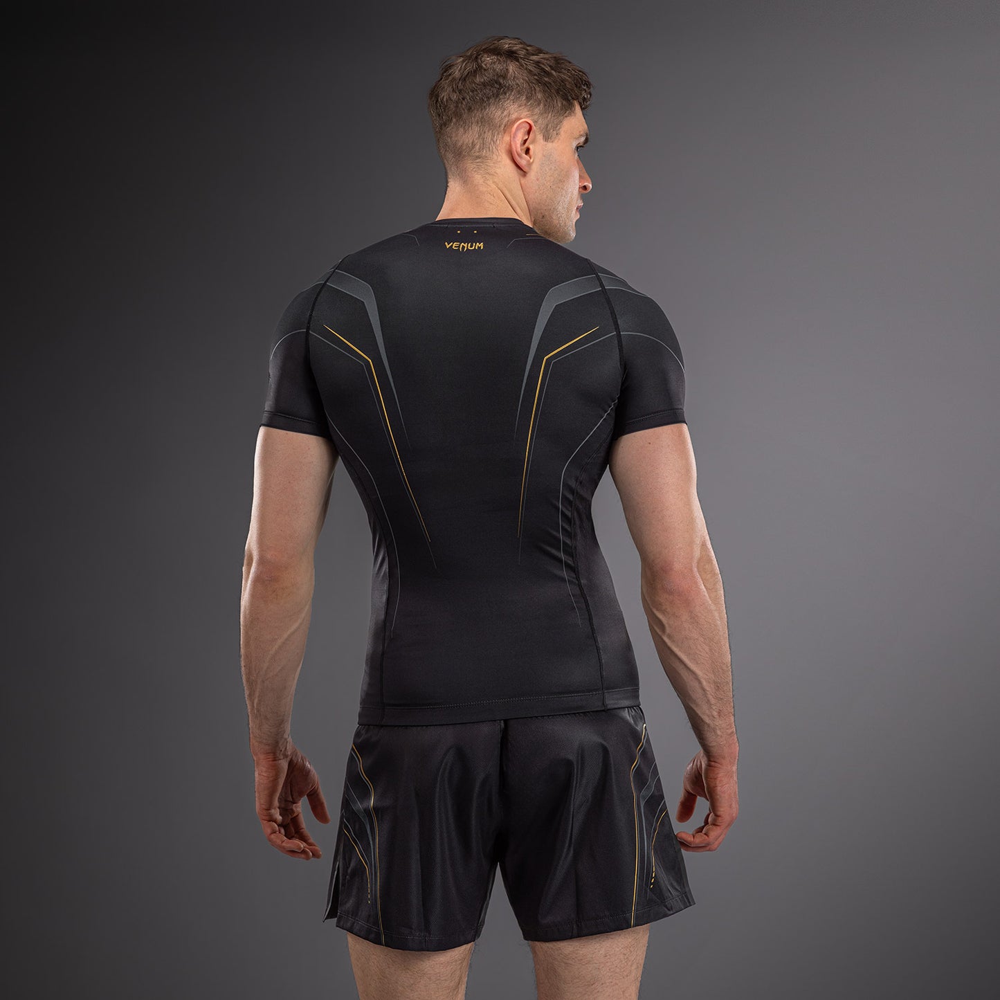 Venum Streamline Kurzarm Rashguards – Schwarz/Gold