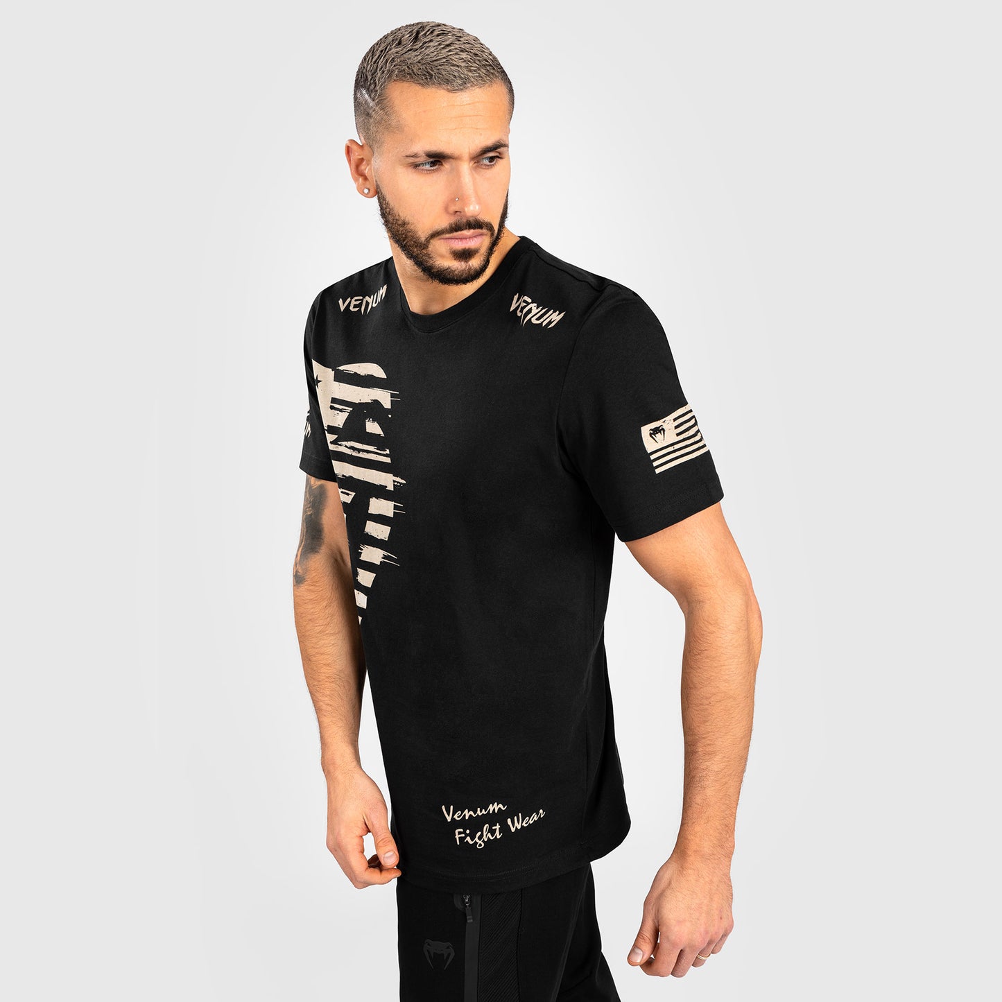 VENUM GIANT USA T-SHIRT - REGULAR FIT - SCHWARZ