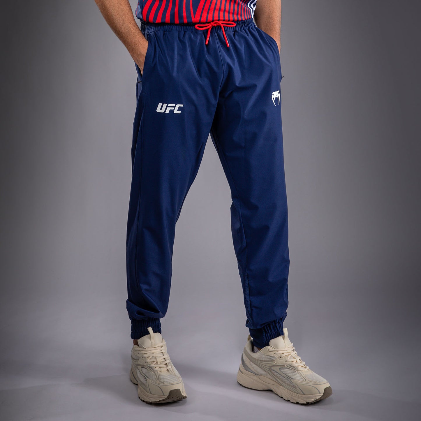Official UFC Freedom 250 by Venum Authentic Fight Night Walkout Hose für Herren - Blau