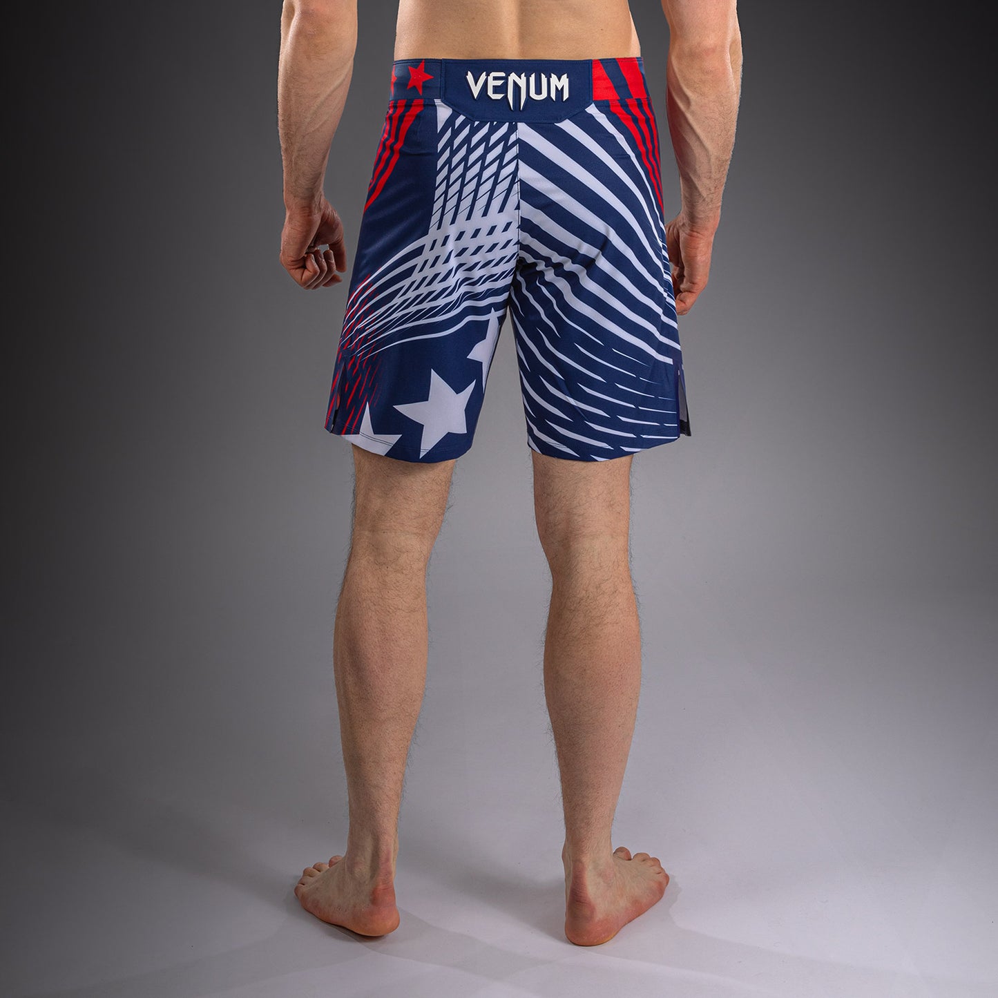 Official UFC Freedom 250 by Venum Personalisiert Authentic Fight Night Fight Shorts im Long Fit für Herren - Blau