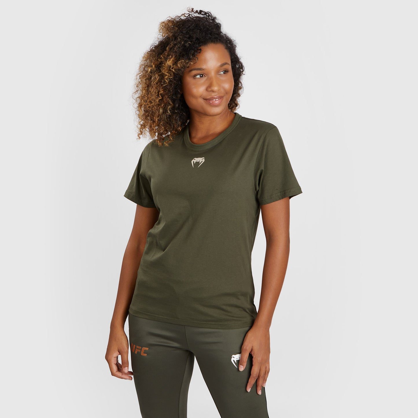 UFC Adrenaline by Venum Fight Week Kurzärmeliges Baumwoll-T-Shirt für Frauen  - Khaki