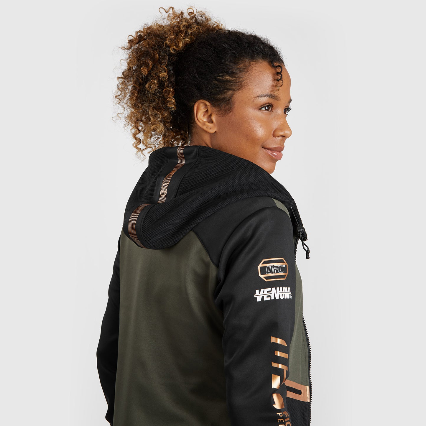 UFC Adrenaline by Venum Fight Week Zip Hoodie für Frauen - Khaki/Bronze