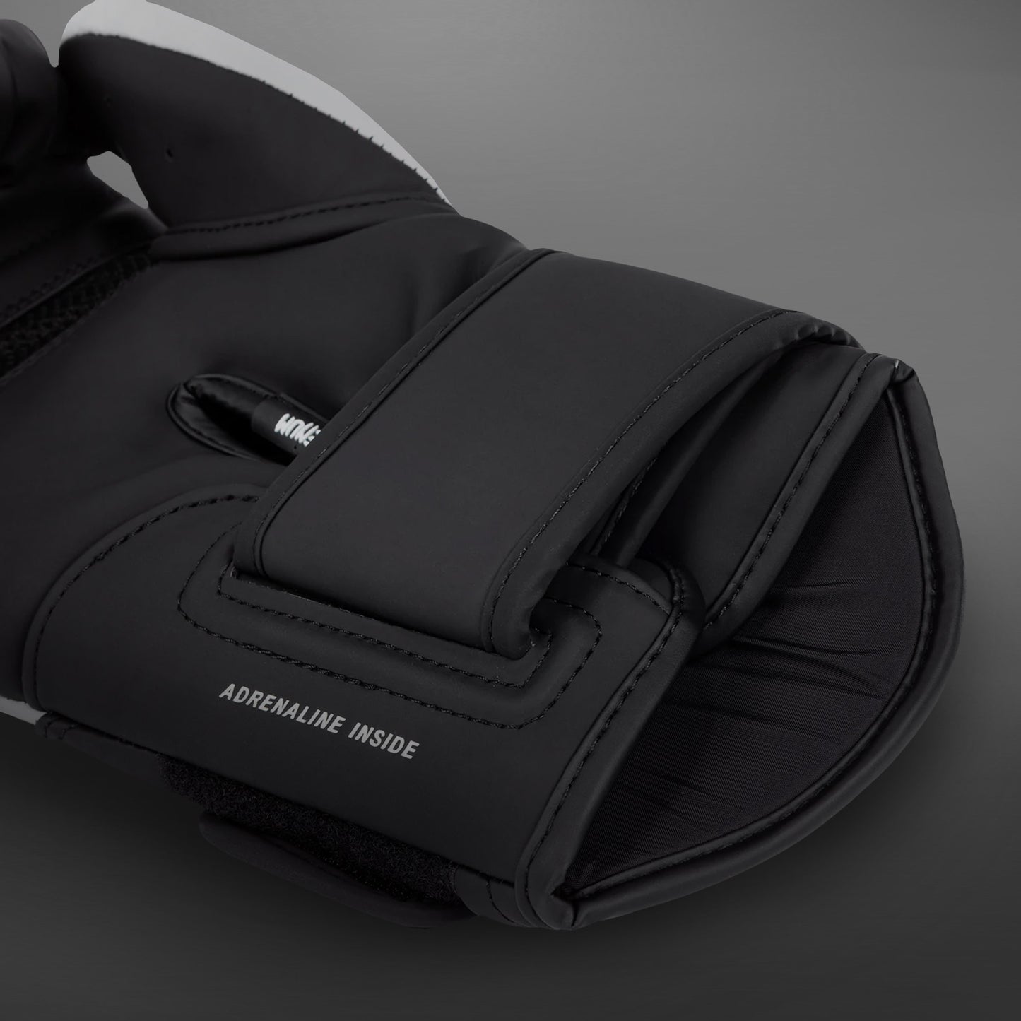 Venum Challenger 4.0 Boxhandschuhe - Schwarz/Weiß