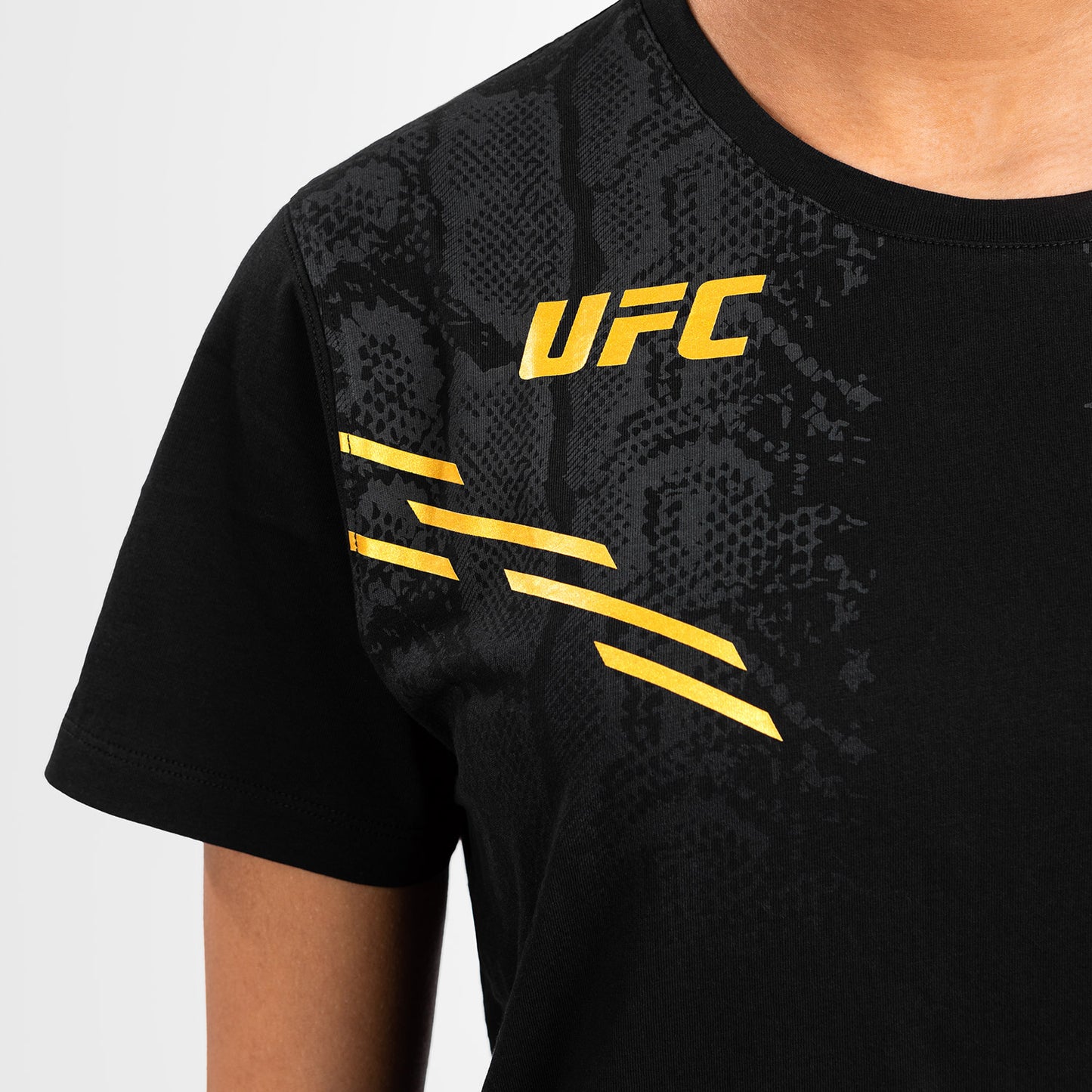 UFC Adrenaline by Venum Replica Kurzärmeliges Frauen-T-Shirt - Champion