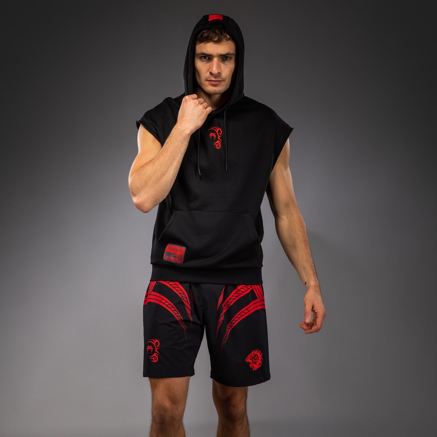 Venum x Mike Tyson Tiger Ärmelloser Hoodie - Tiefschwarz/Intensivrot