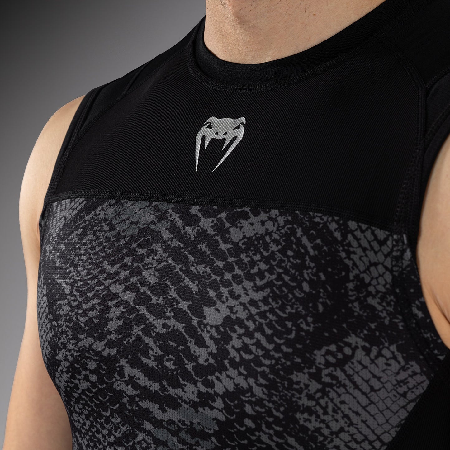 Venum G-Fit Scales Ärmelloses Rashguard – Schwarz/Anthrazitgrau