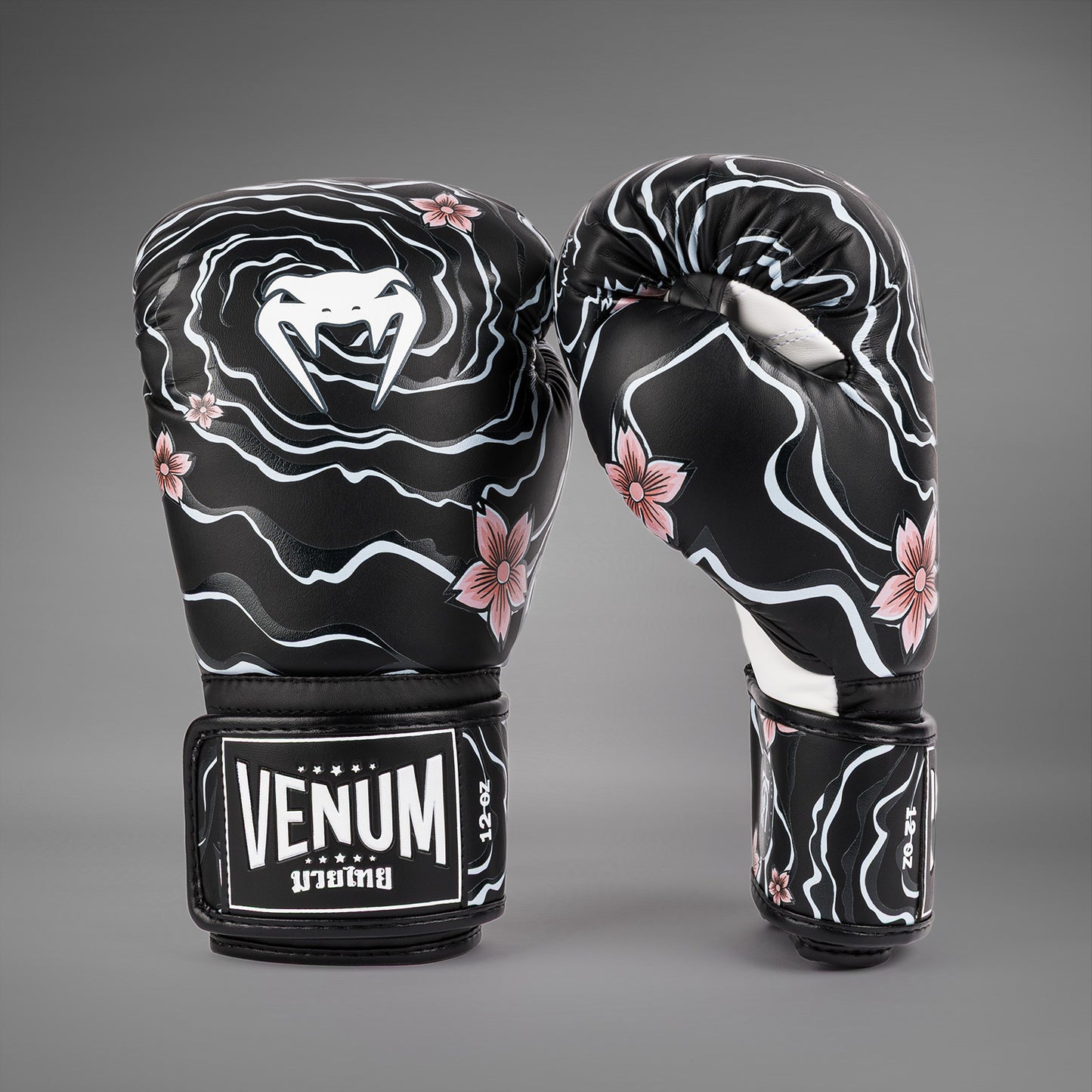 Venum X Tawanchay Boxhandschuhe – Schwarz/Weiß