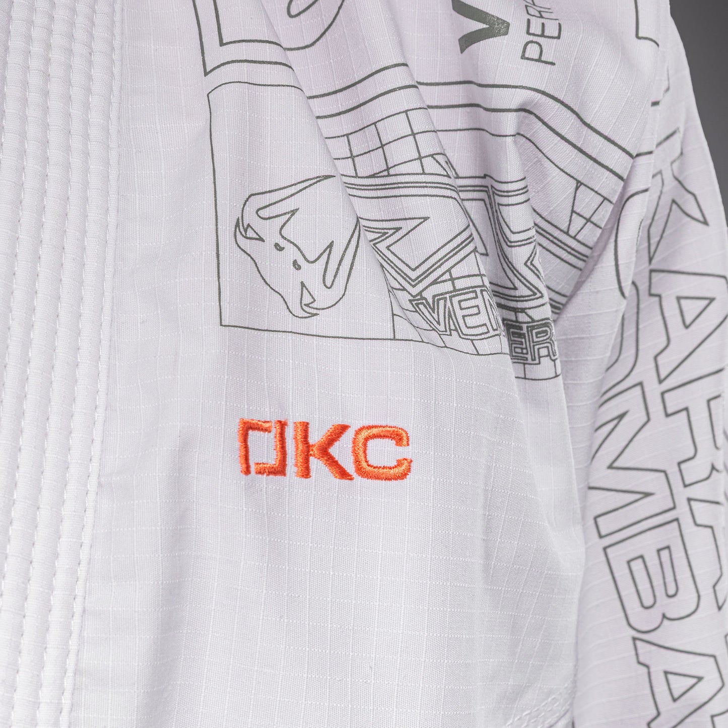 Karate Combat by Venum BJJ Gi – Weiß/Grau