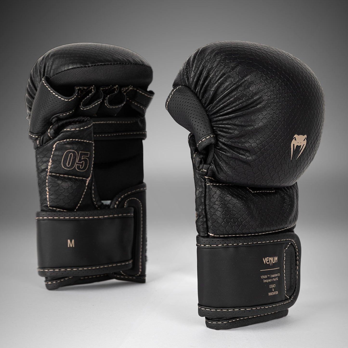 Venum Impact Evo Scales MMA Sparring Handschuhe – Schwarz