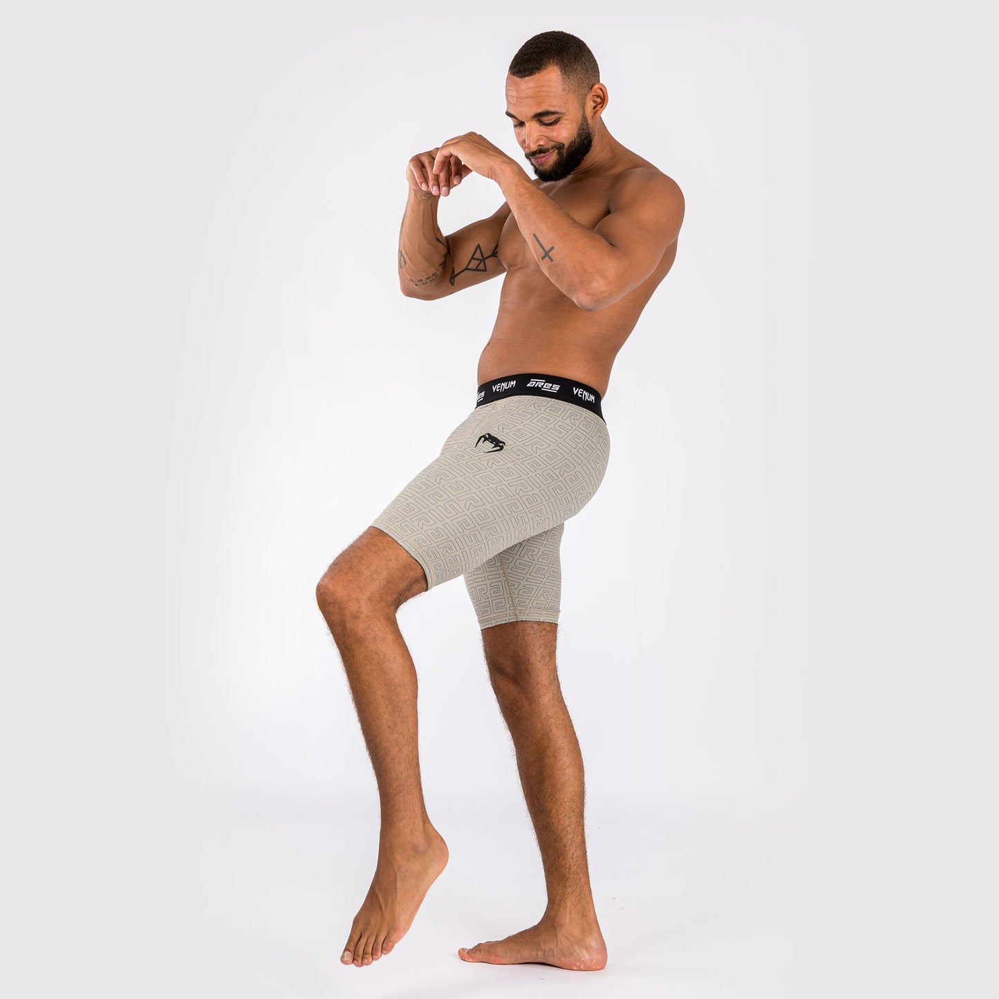 Venum x Ares 2.0 Kompressionsshorts - Sand