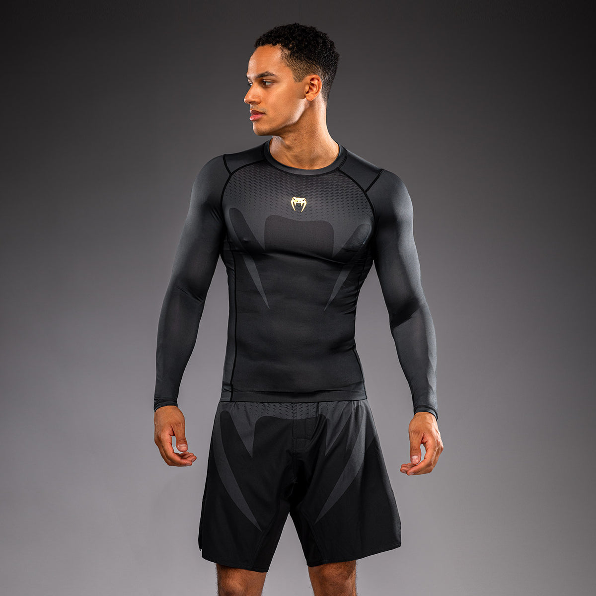 Venum Attack Langarm-Rashguard - Schwarz/Gold