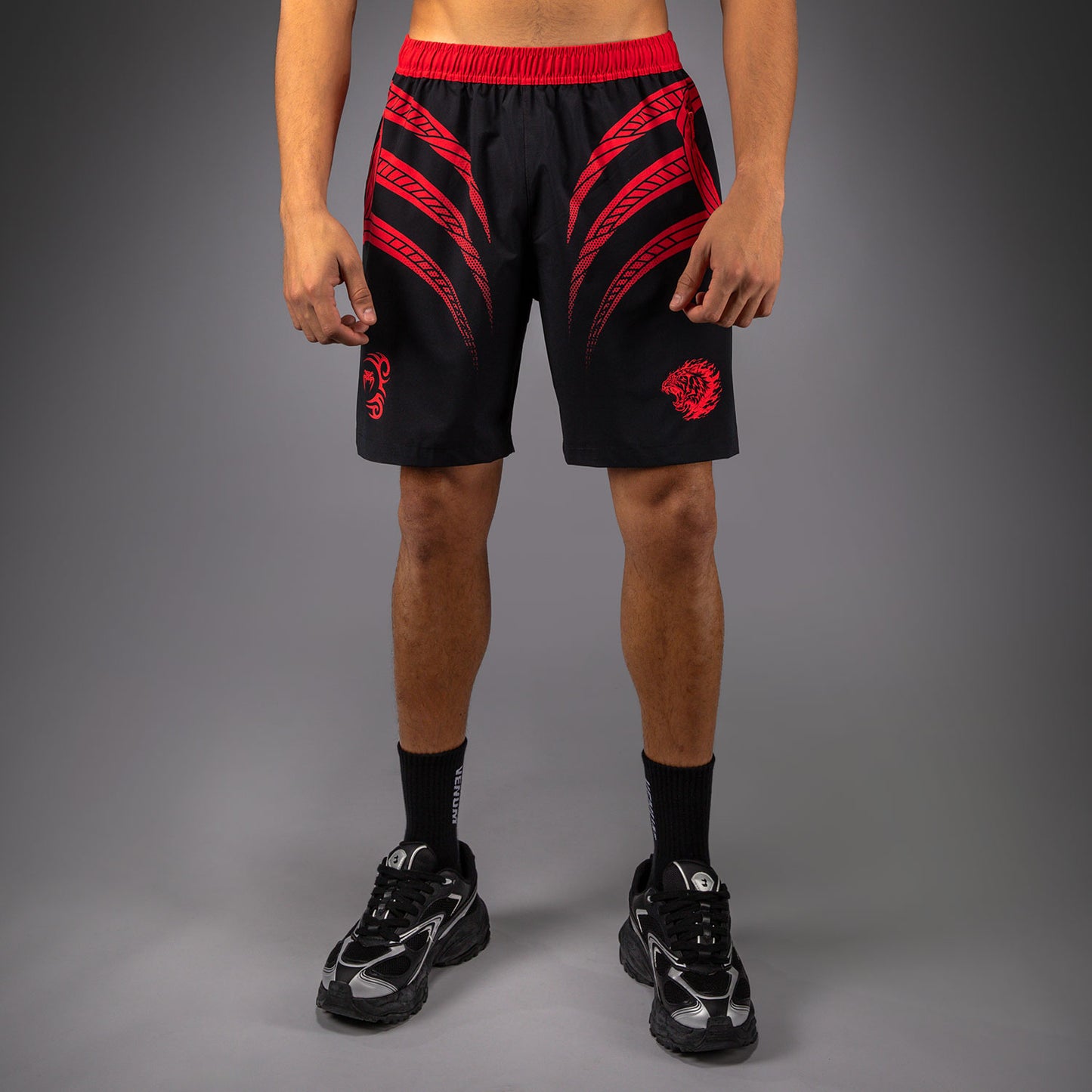 Venum x Mike Tyson Tiger Trainingsshorts - Tiefschwarz/Intensivrot