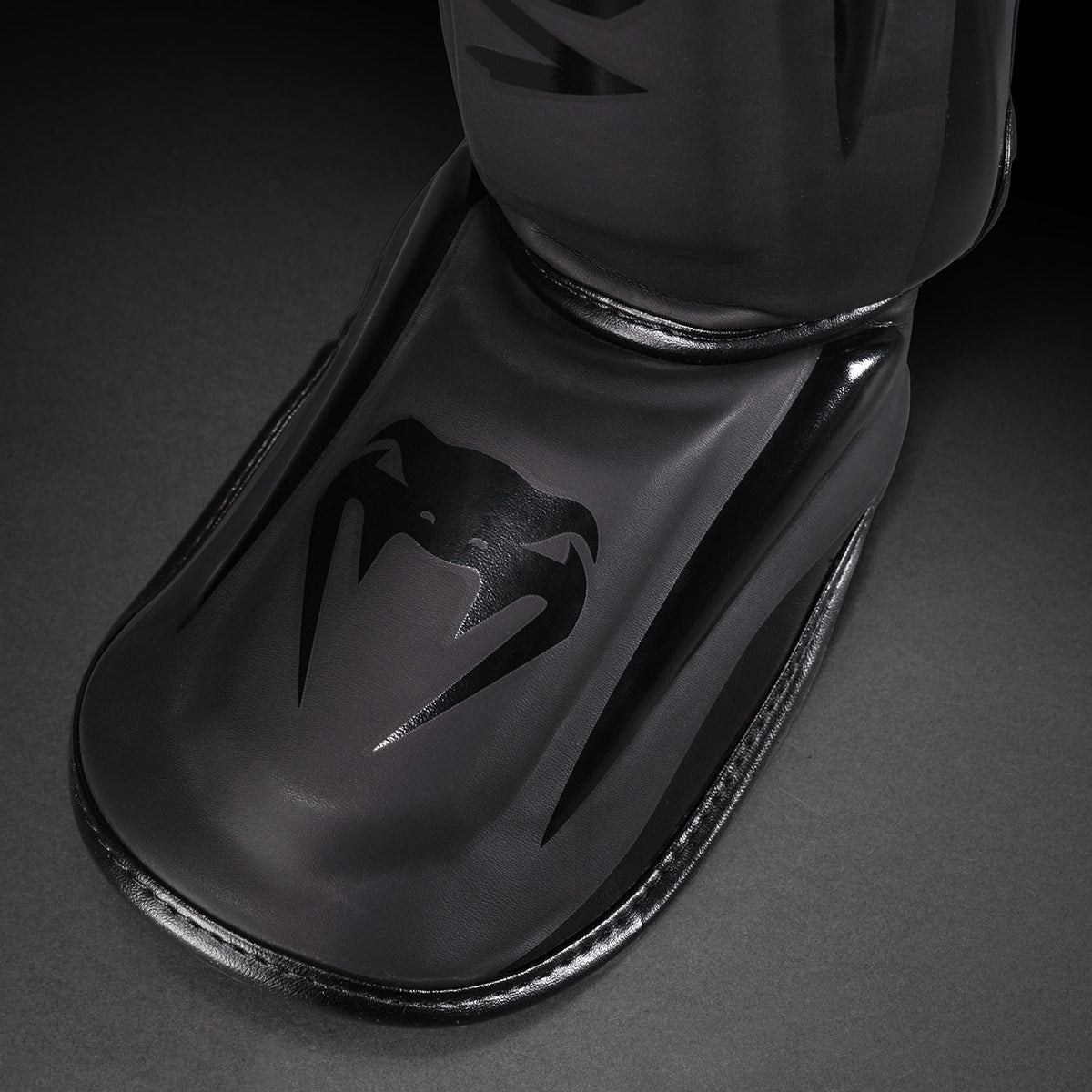 Venum Elite Standup Shin Guards - Matt/Schwarz