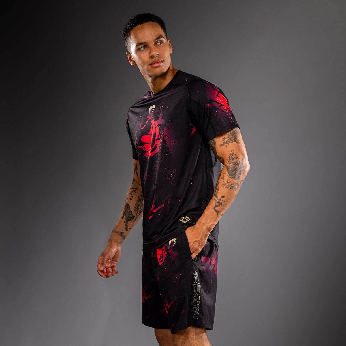 Jujutsu Kaisen x Venum Itadori Dry-Tech T-Shirt – Schwarz/Rot