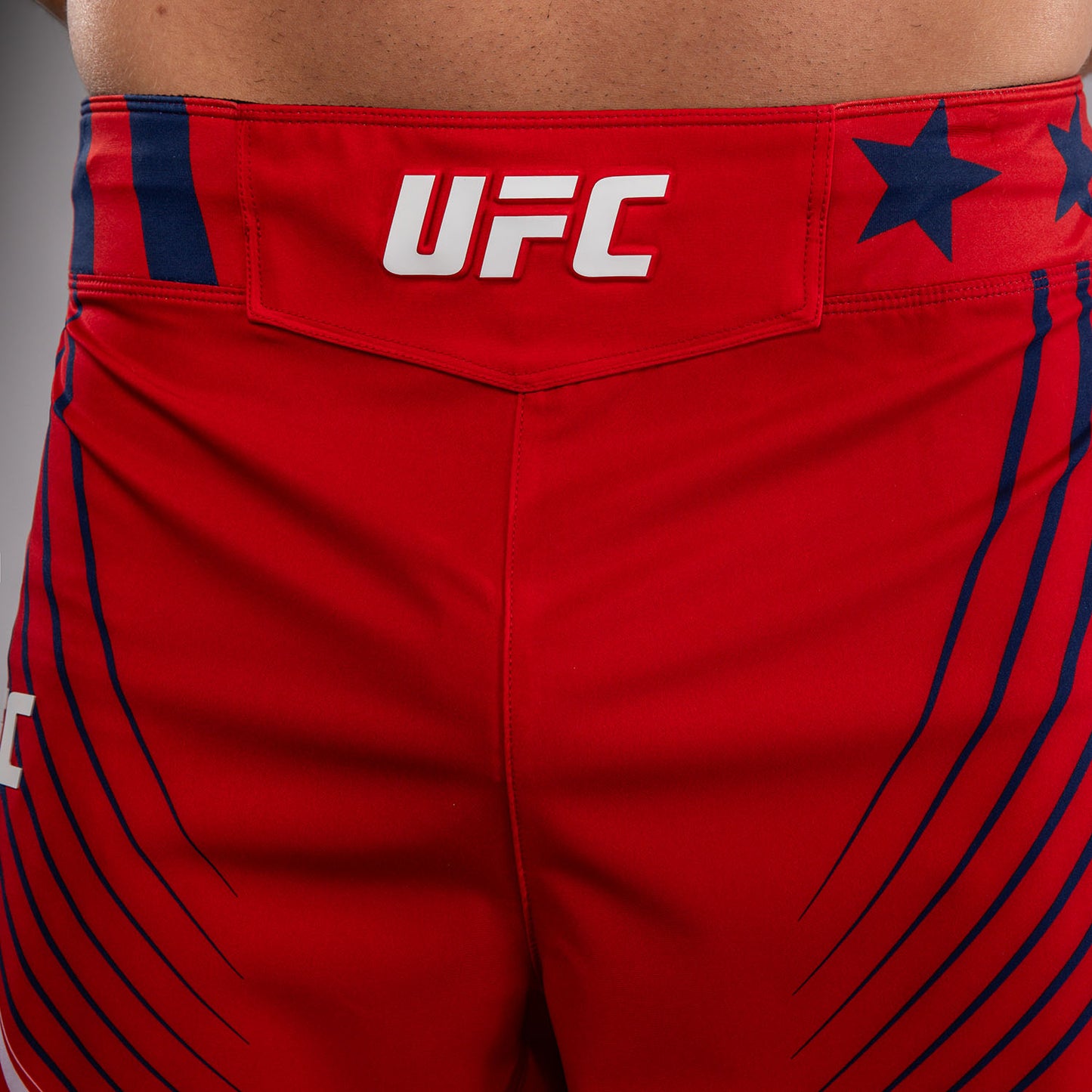 Official UFC Freedom 250 by Venum Personalisiert Authentic Fight Night Fight Shorts im Short Fit für Herren - Rot