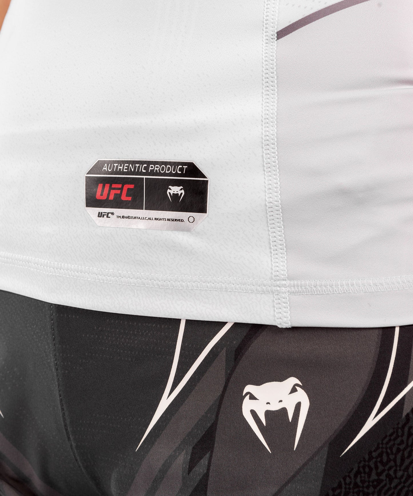 UFC Venum Authentic Fight Night Frauen Rashguard - Weiß