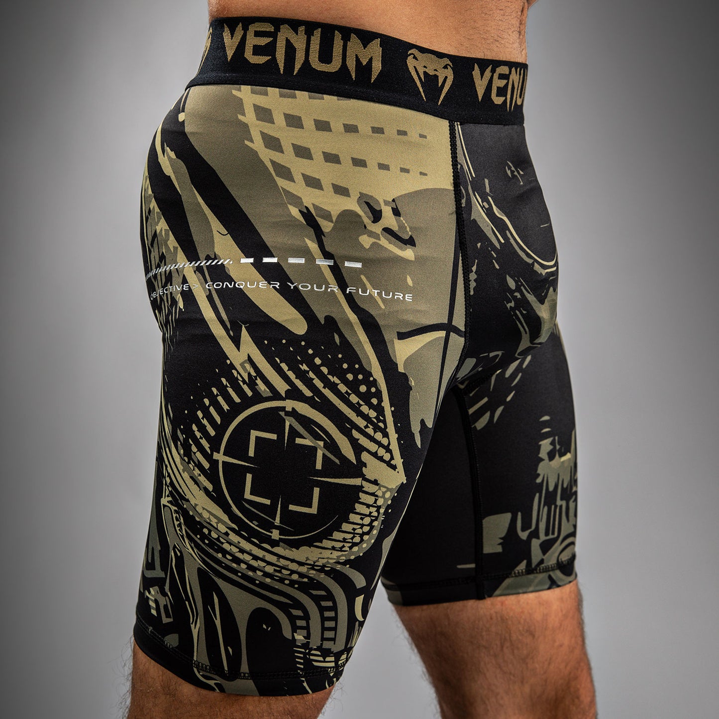 Venum Invader Vale Tudo Shorts - Schwarz/Sand