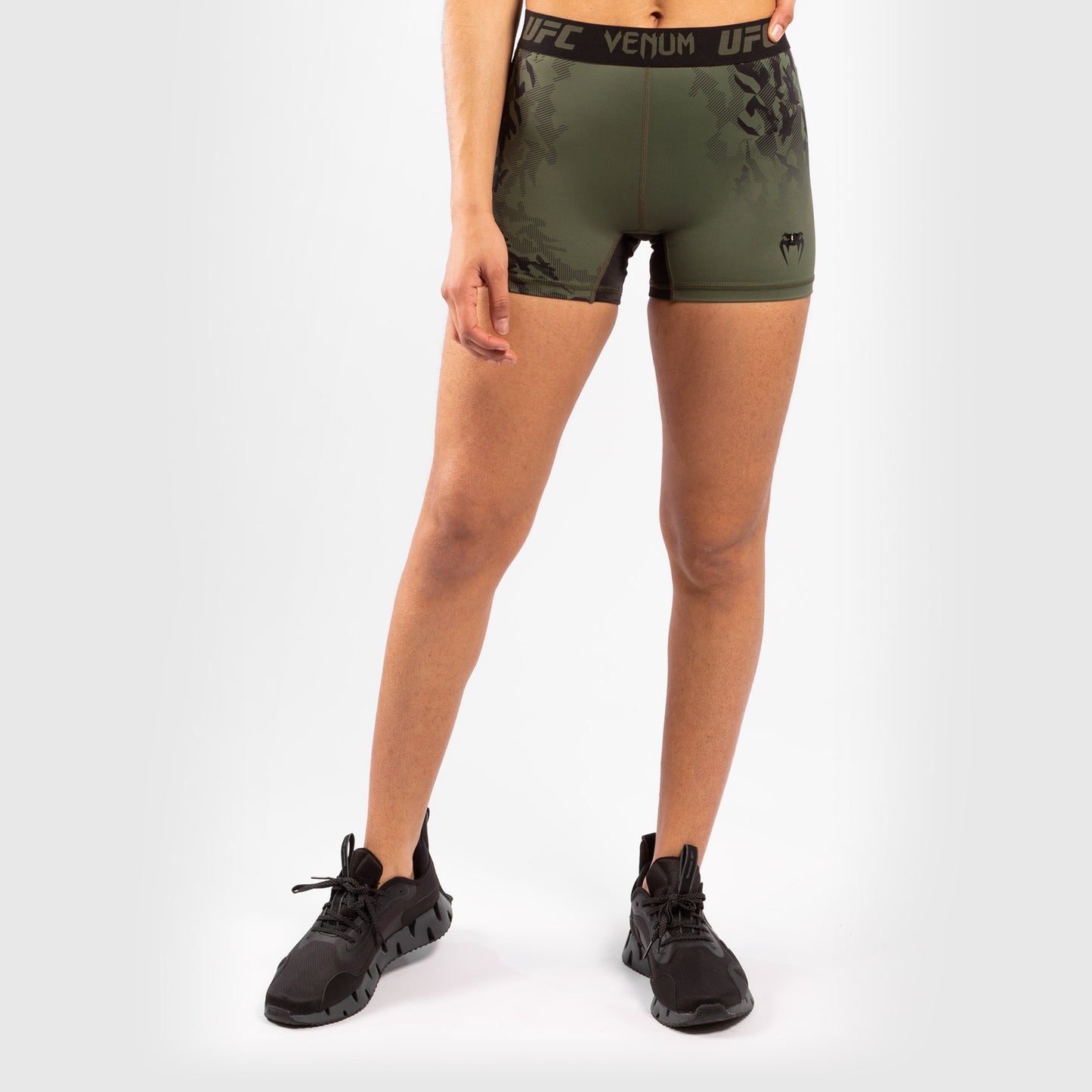 Venum UFC Authentic Fight Week Damen-Performance-Kompressionsshorts – Khaki