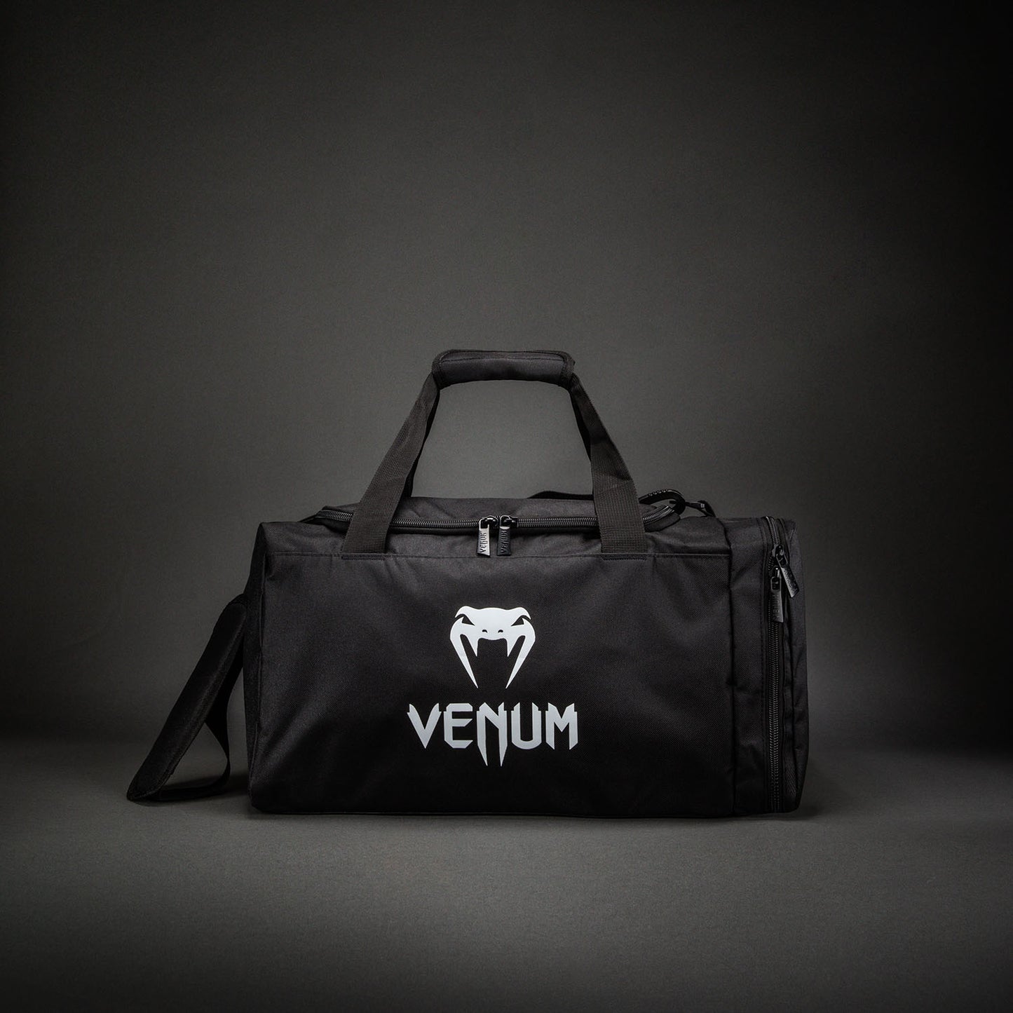 Venum Essential Sporttasche (26L) - Schwarz