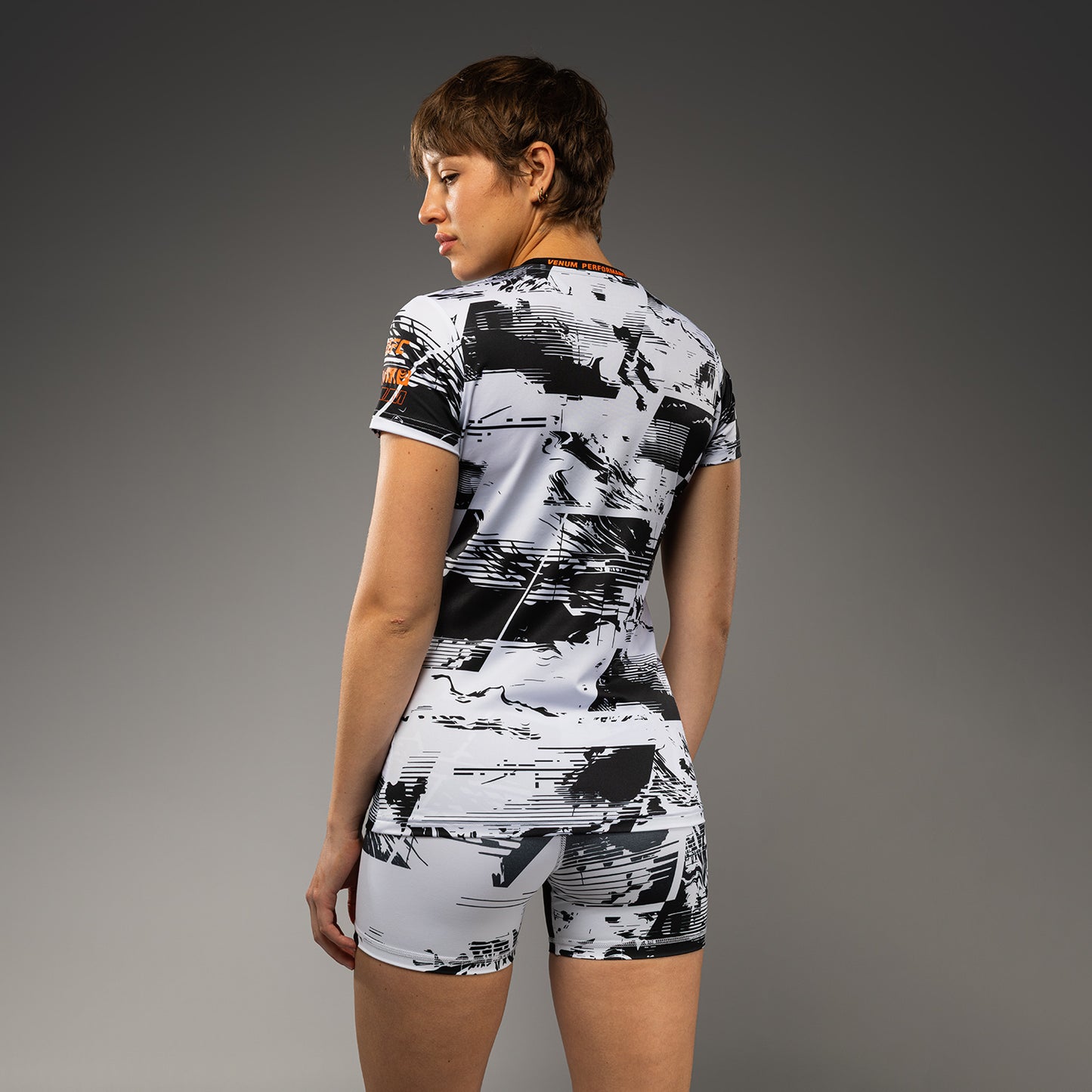 UFC Zenith by Venum Authentic Fight Week Performance Kurzarm T-Shirt Damen - Weiß